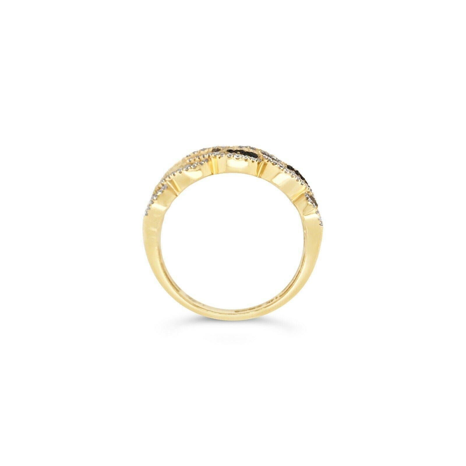 14K Yellow Gold Diamond  Ring In New Condition For Sale In Great Neck, NY