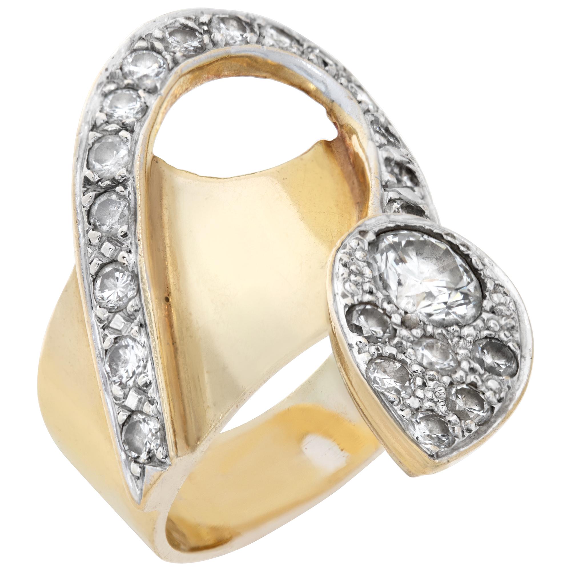 Bague en or jaune 14 carats avec diamants Excellent état - En vente à Surfside, FL