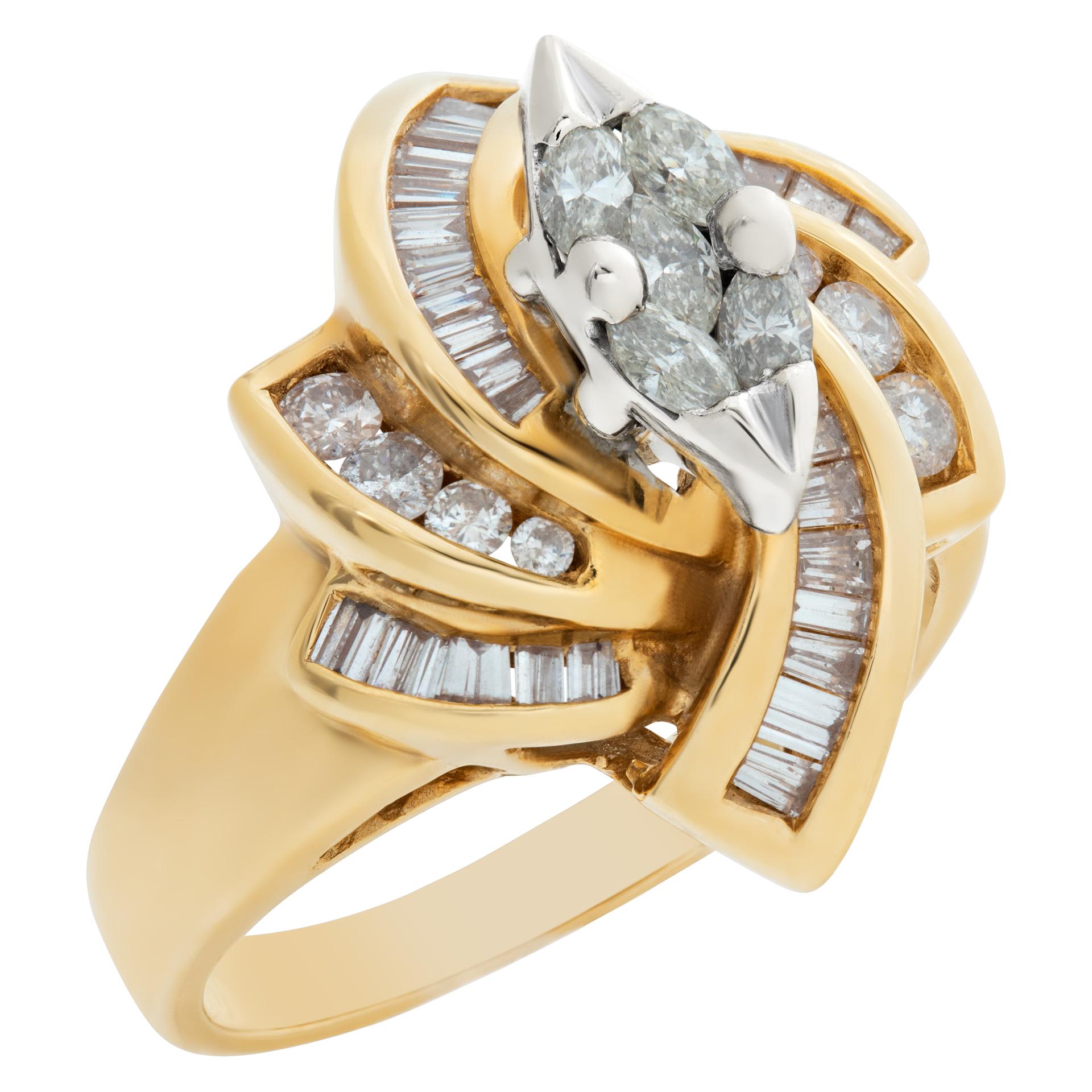 Taille Marquise Bague en or jaune 14 carats avec diamants en vente