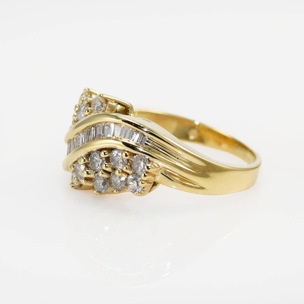 14k yellow gold diamond ring. In Excellent Condition For Sale In Laguna Beach, CA