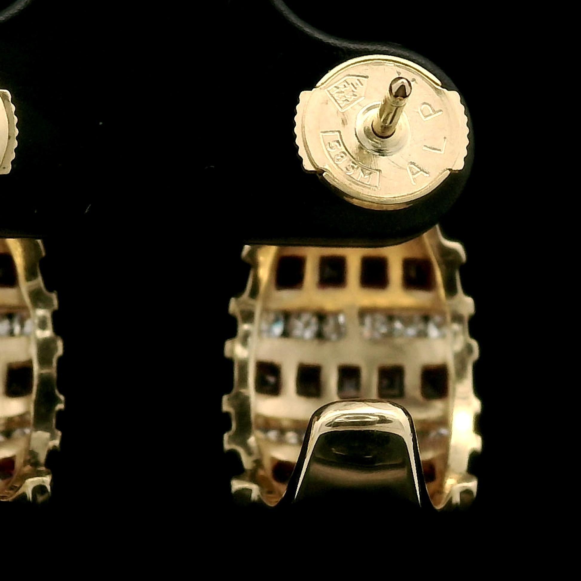 Boucles d'oreilles à large manchette en or jaune 14k avec diamants et rubis avec support La Poussette en vente 2