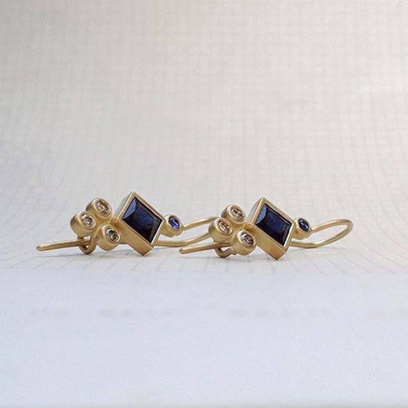 Princess Cut Sapphire Diamond 14K Yellow Gold Drop Earrings In New Condition For Sale In Los Angeles, CA