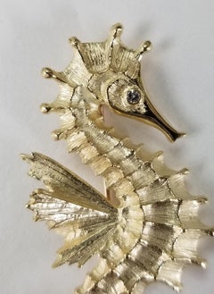 14 Karat Yellow Gold Diamond "Sea Horse" Pin
