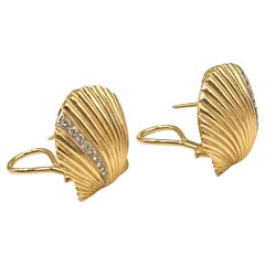 14k Yellow Gold Diamond Shell Clip Earrings