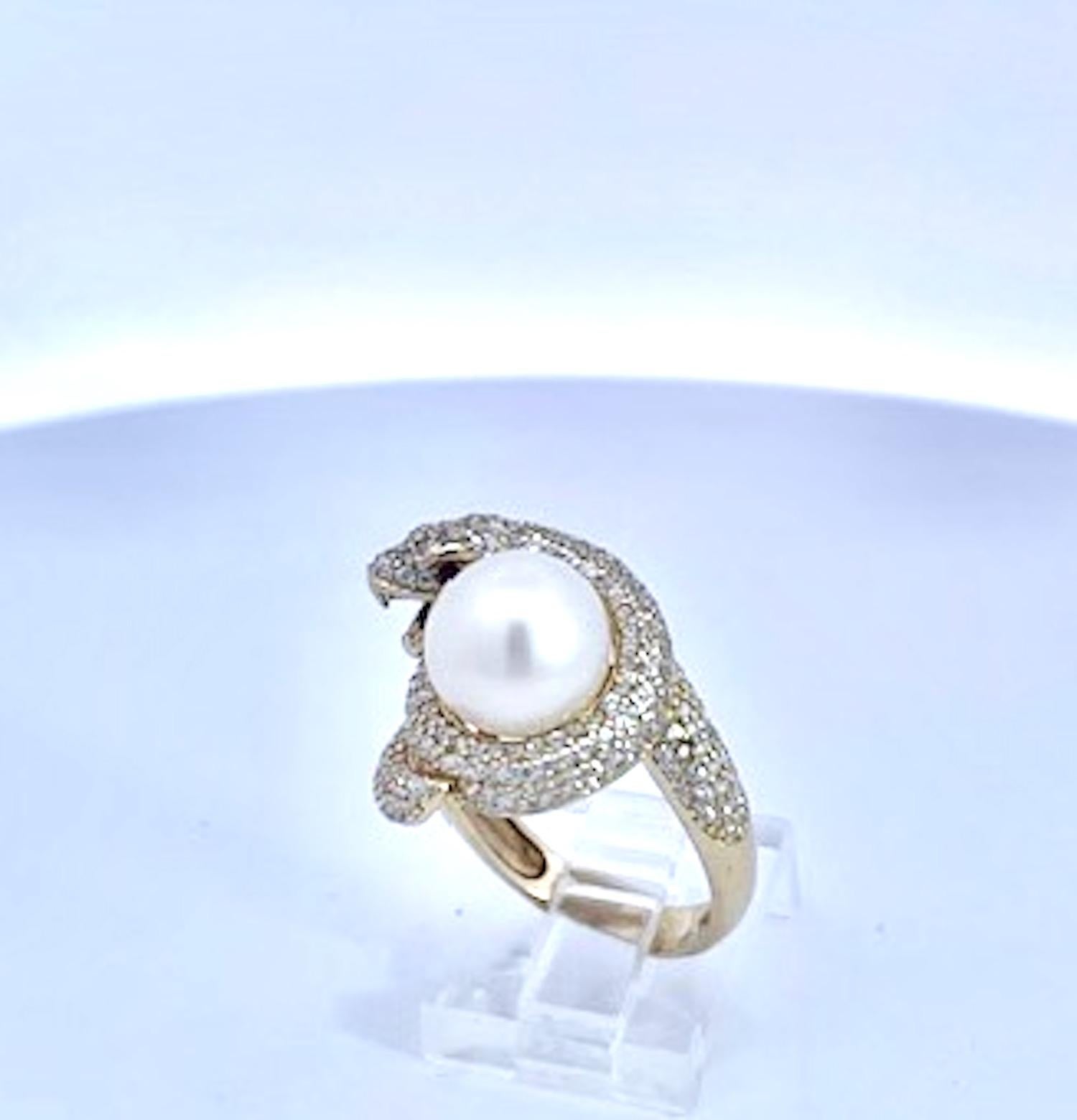 Artisan Bague serpent en or jaune 14K avec diamant et perle en vente