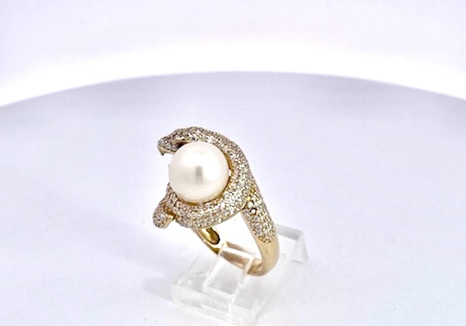 Bague serpent en or jaune 14K avec diamant et perle Unisexe en vente