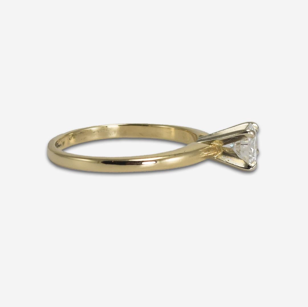 Round Cut 14K Yellow Gold Diamond Solitaire Engagement Ring 0.57ct For Sale