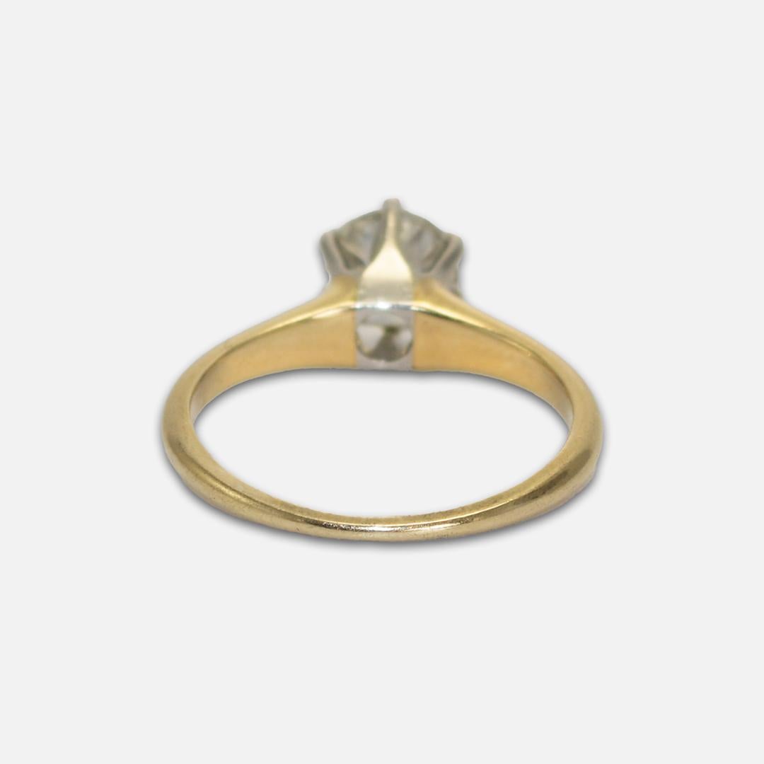 Anillo de compromiso solitario de diamantes en oro amarillo de 14 quilates en Excelente estado para la venta en Laguna Beach, CA