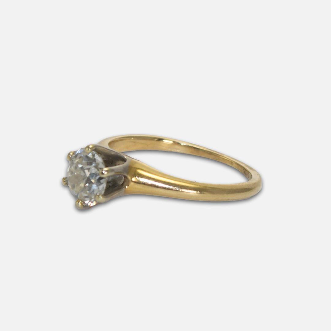 Anillo de compromiso solitario de diamantes en oro amarillo de 14 quilates en venta 1