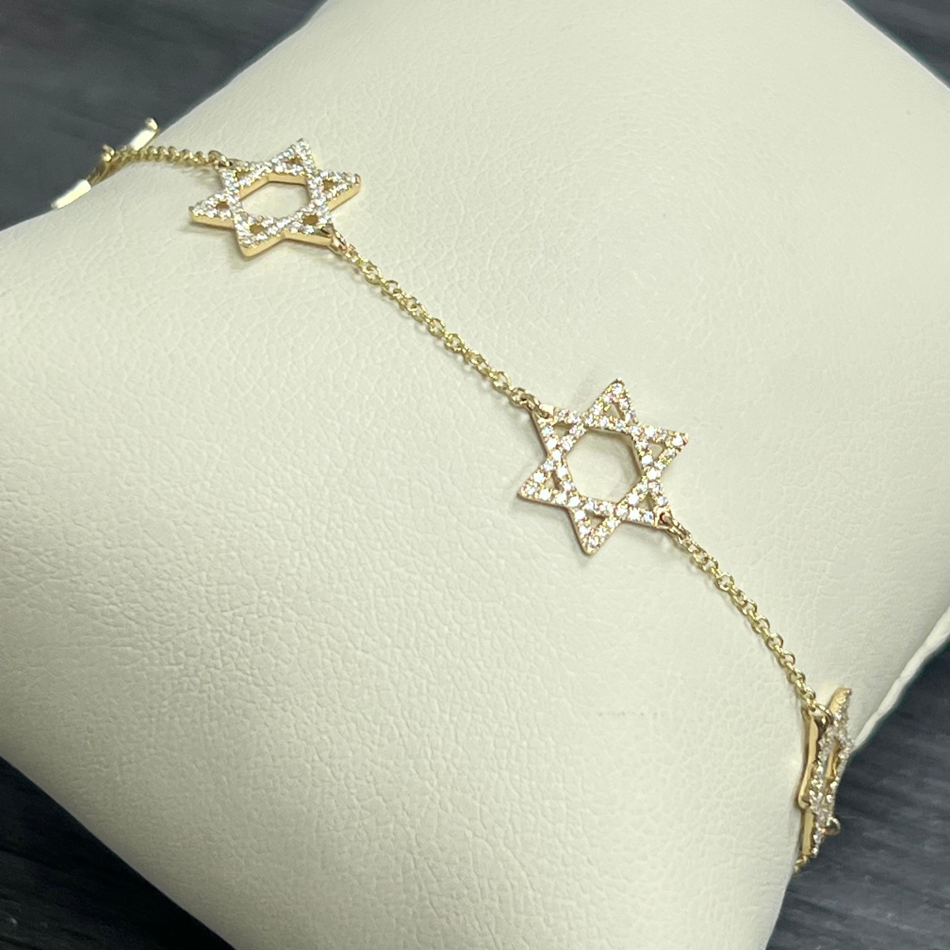 Modern 14K Yellow Gold Diamond Star Bracelet For Sale