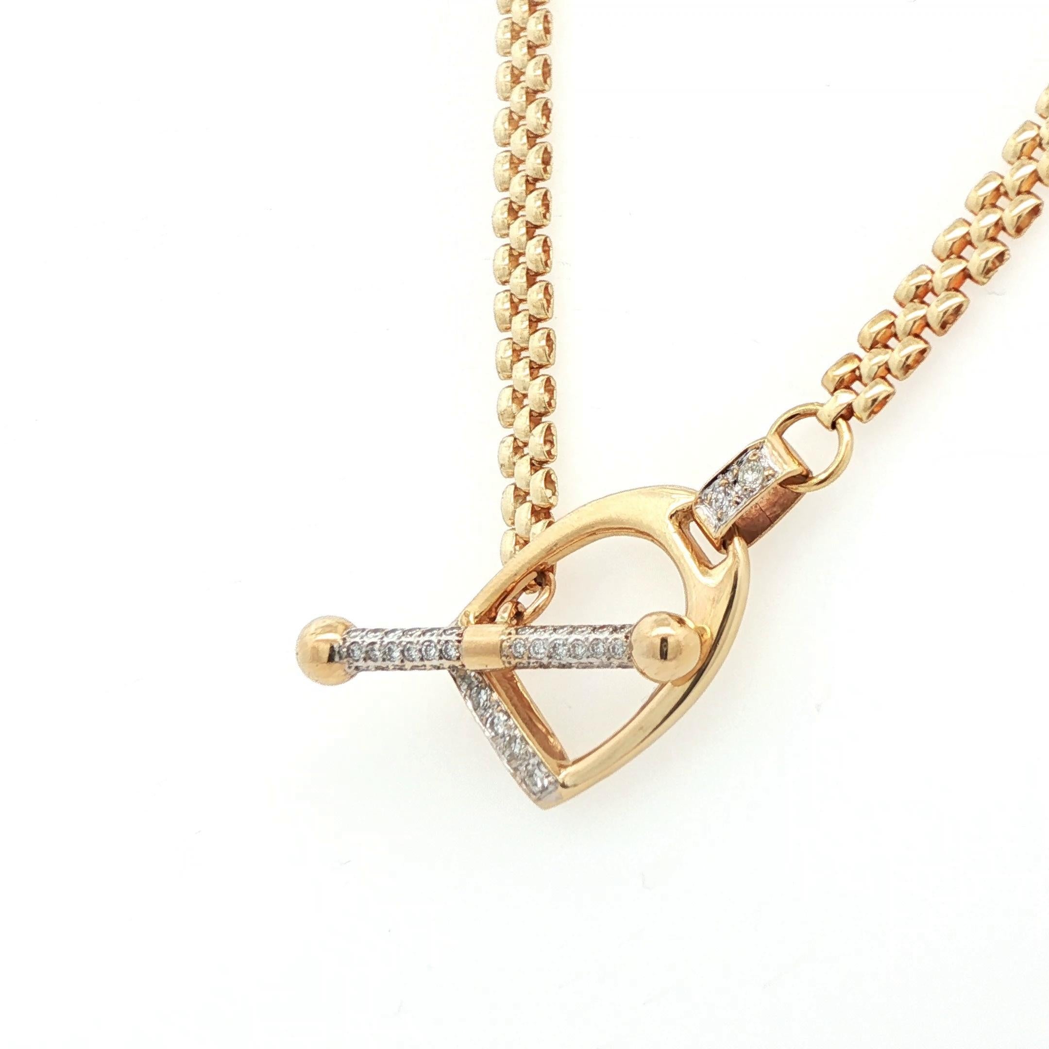 Contemporaneo 14k Yellow Gold & Diamond Stirrup Toggle Necklace in vendita