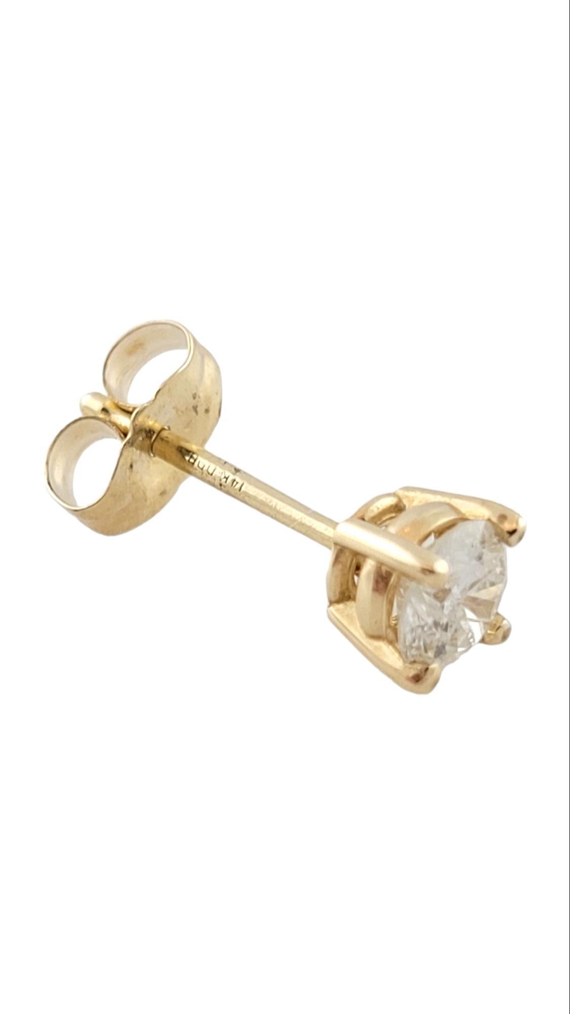 14K Yellow Gold Diamond Stud

This gorgeous stud features a sparkling round brilliant diamonds set in 14K yellow gold earring!

Approximate total diamond weight: .19 cts

Diamond color: I

Diamond clarity: I2

Size: 4.1mm X 4.1mm

Weight: 0.29 g/