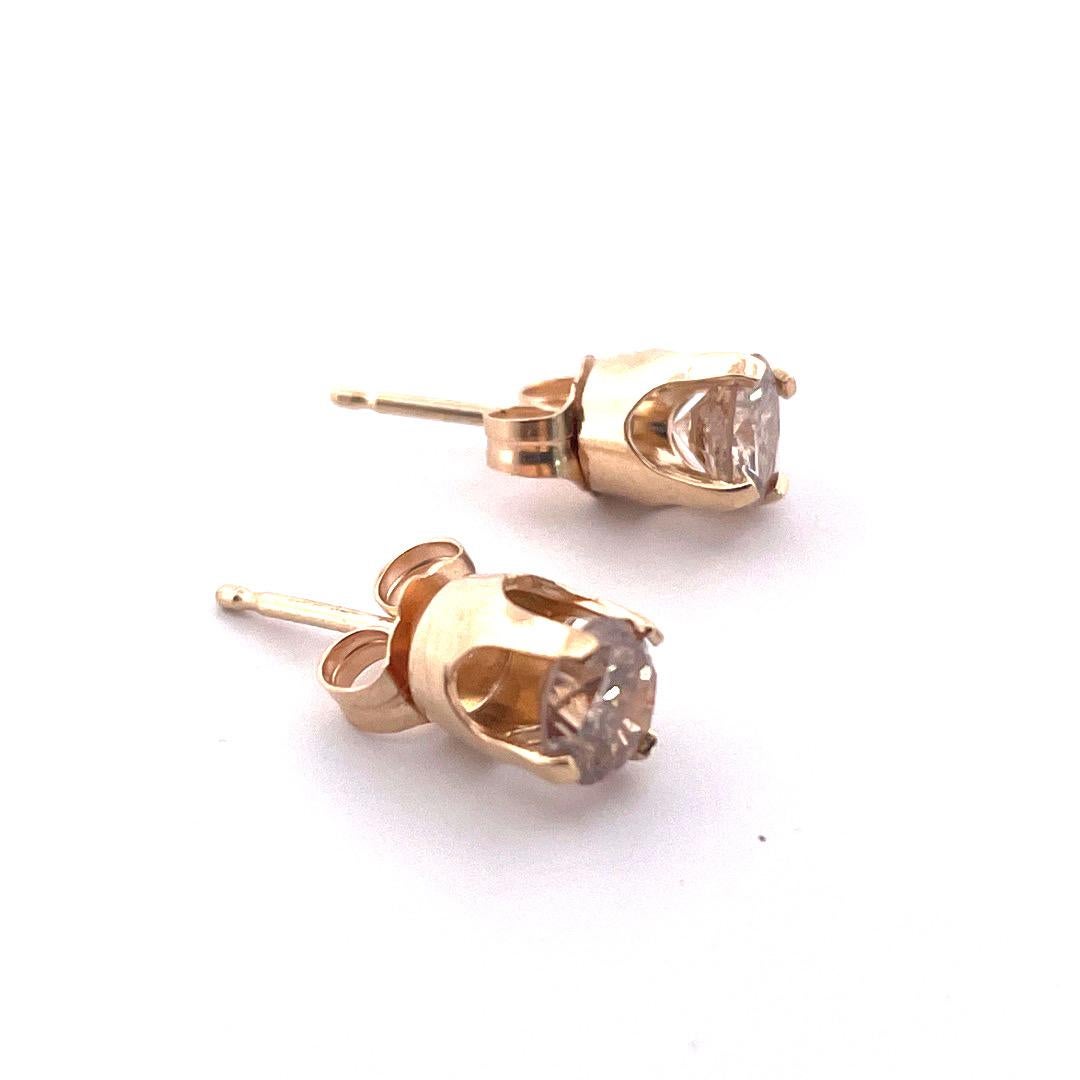Modern 14k Yellow Gold Diamond Stud Earring For Sale