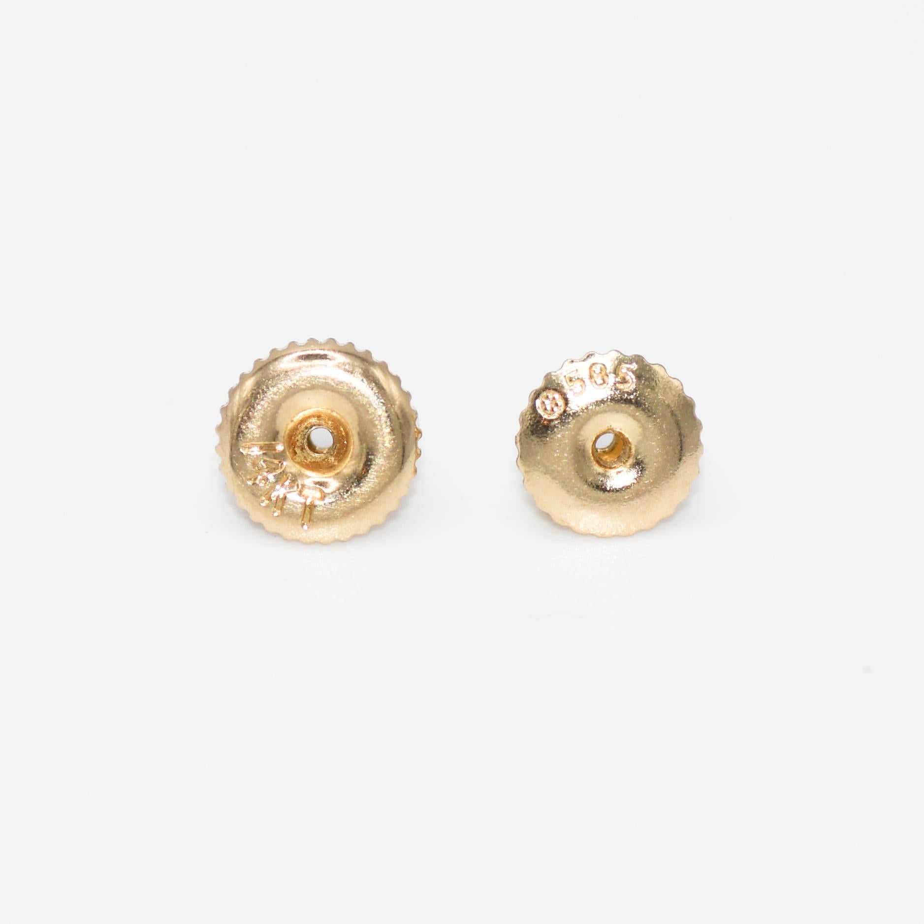 14 Karat Gelbgold Diamant-Ohrstecker, 1,08 Karatdw, 1,4 g
Diamant-Ohrstecker in 14-karätiger Gelbgoldfassung.
Gestempelt 14k, .585 und wiegen 1,4 Gramm Bruttogewicht.
Die Diamanten sind rund im Brillantschliff, insgesamt 1,08 Karat, Farbe i bis j,