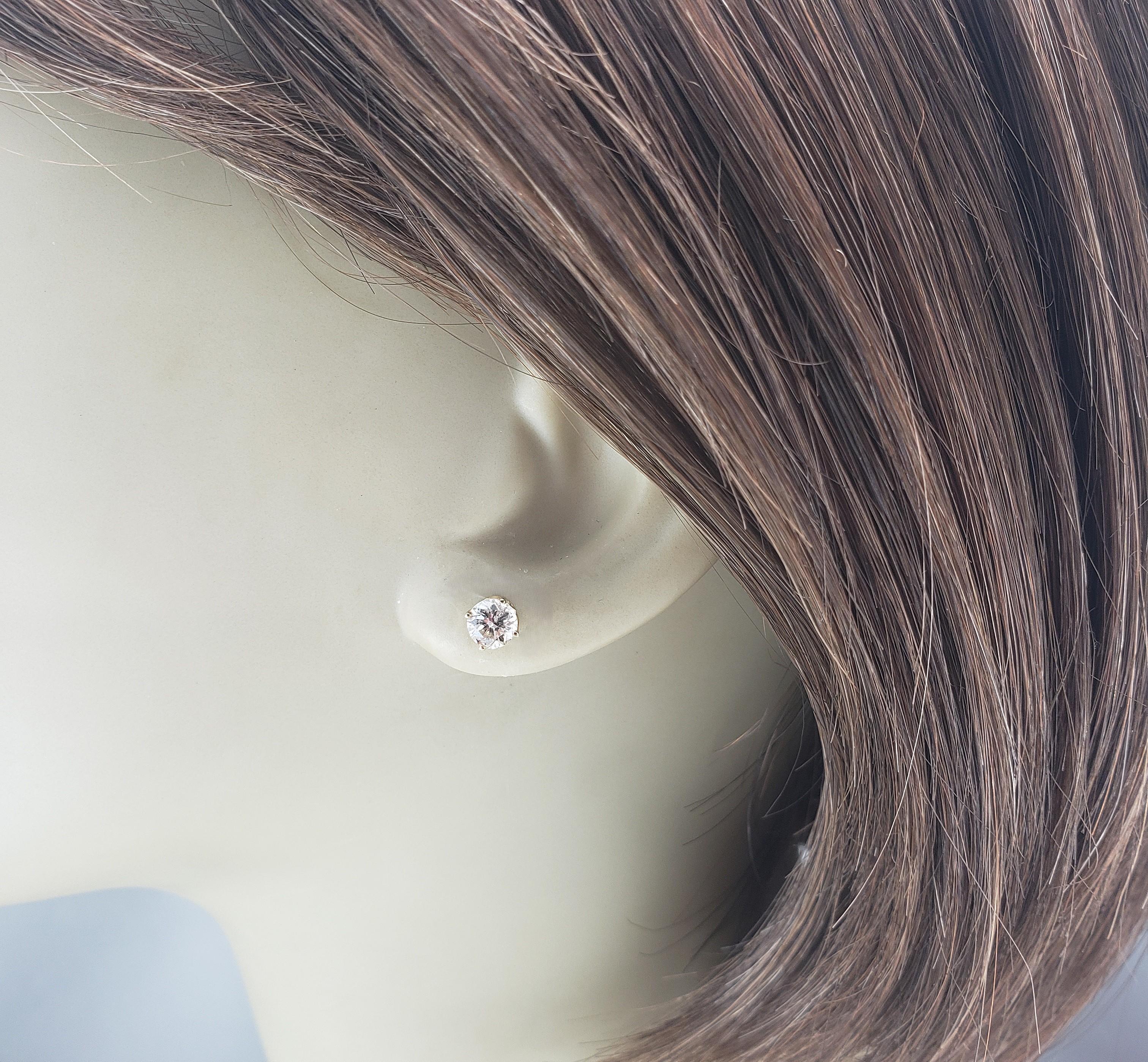 Orecchini con diamante in oro giallo 14K #23450 in vendita 1