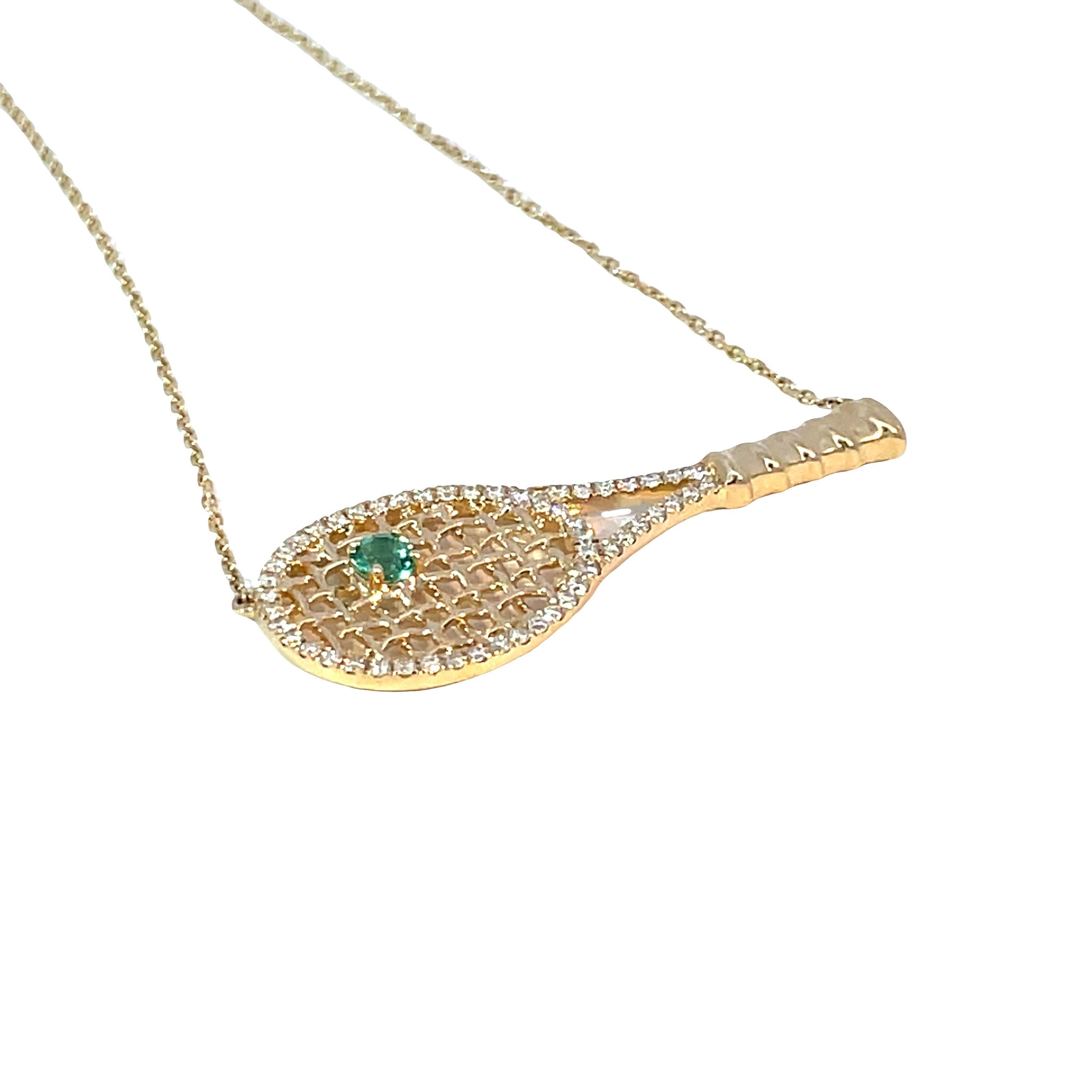 Taglio rotondo 14K Yellow Gold Diamond studded Badminton Racket Pendant Necklace in vendita
