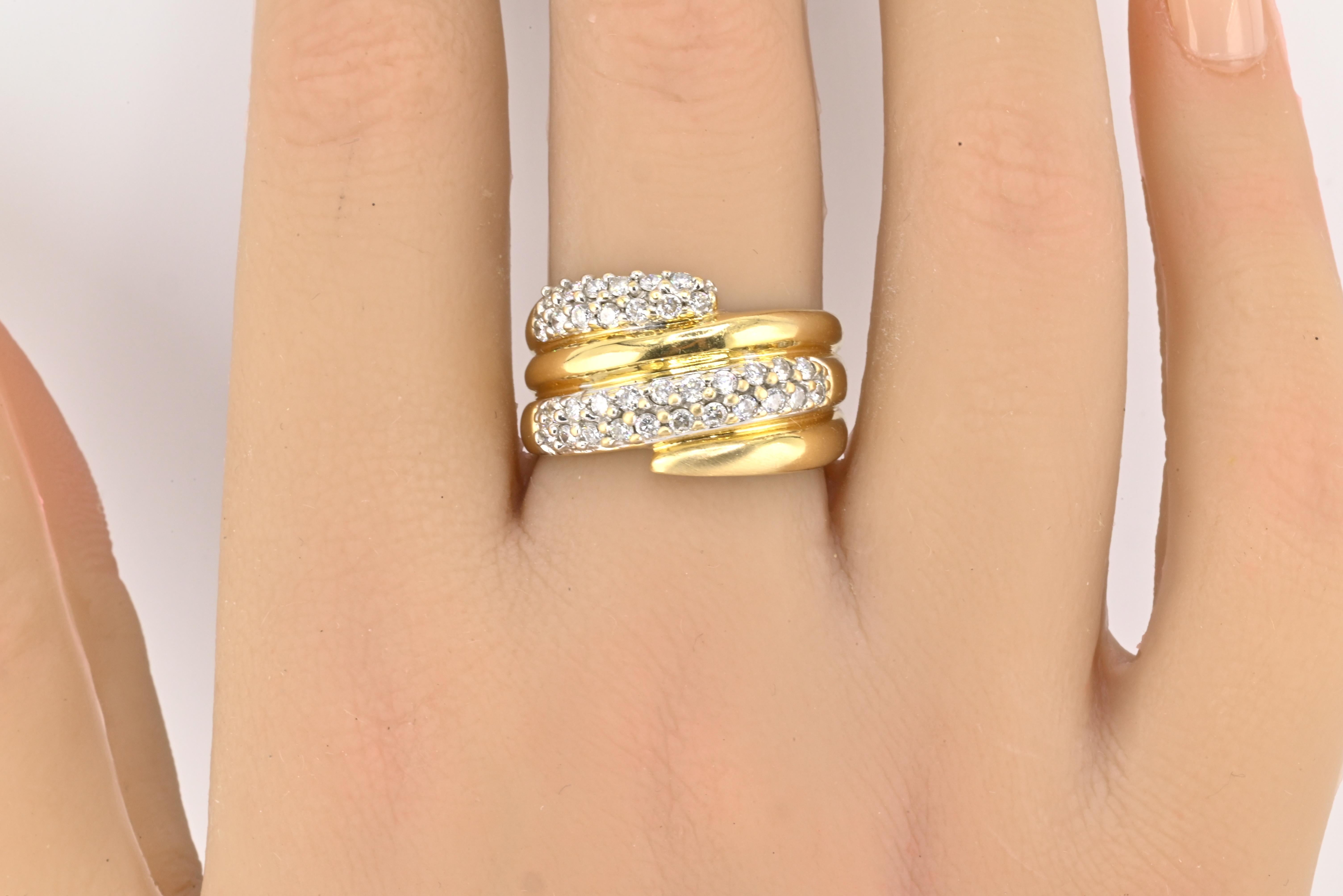 Bague tourbillon en or jaune 14K certifiée IGI  0,68ct Diamants ronds naturels  Taille 9  Design/One audacieux et vintage

Cette bague tourbillon en or jaune 14 carats, audacieuse et accrocheuse, est une superbe pièce d'apparat à l'attrait vintage
