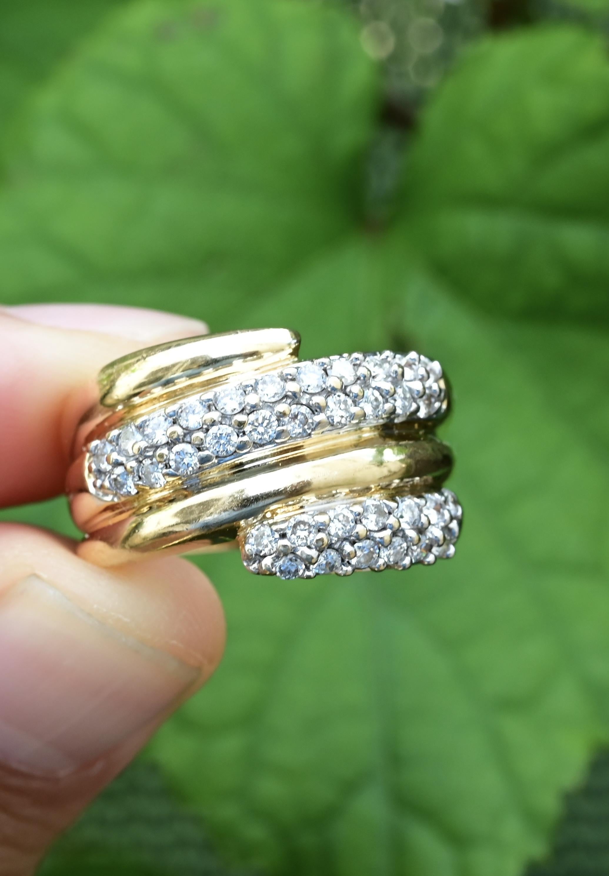 Bague en or jaune 14K avec tourbillon de diamants 0.68 carats 10.85 grammes IGI Certified Taille 9 en vente 3