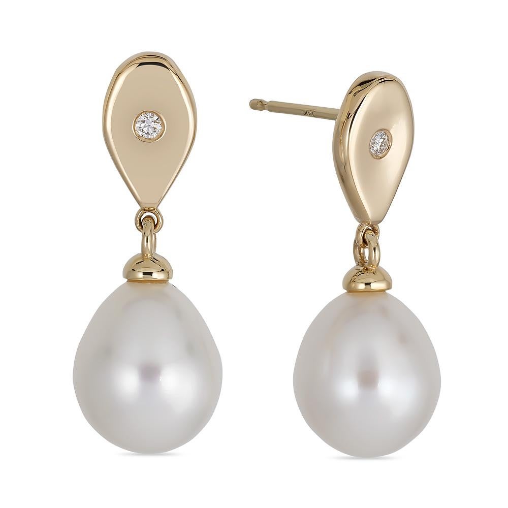 These pearl earrings are fashioned to complement your daily ensemble, effortlessly elevating it with a touch of glamour.

They feature a lustrous 14K Yellow Gold teardrop design, highlighted by a delicate, sparkling diamond, and culminate in a