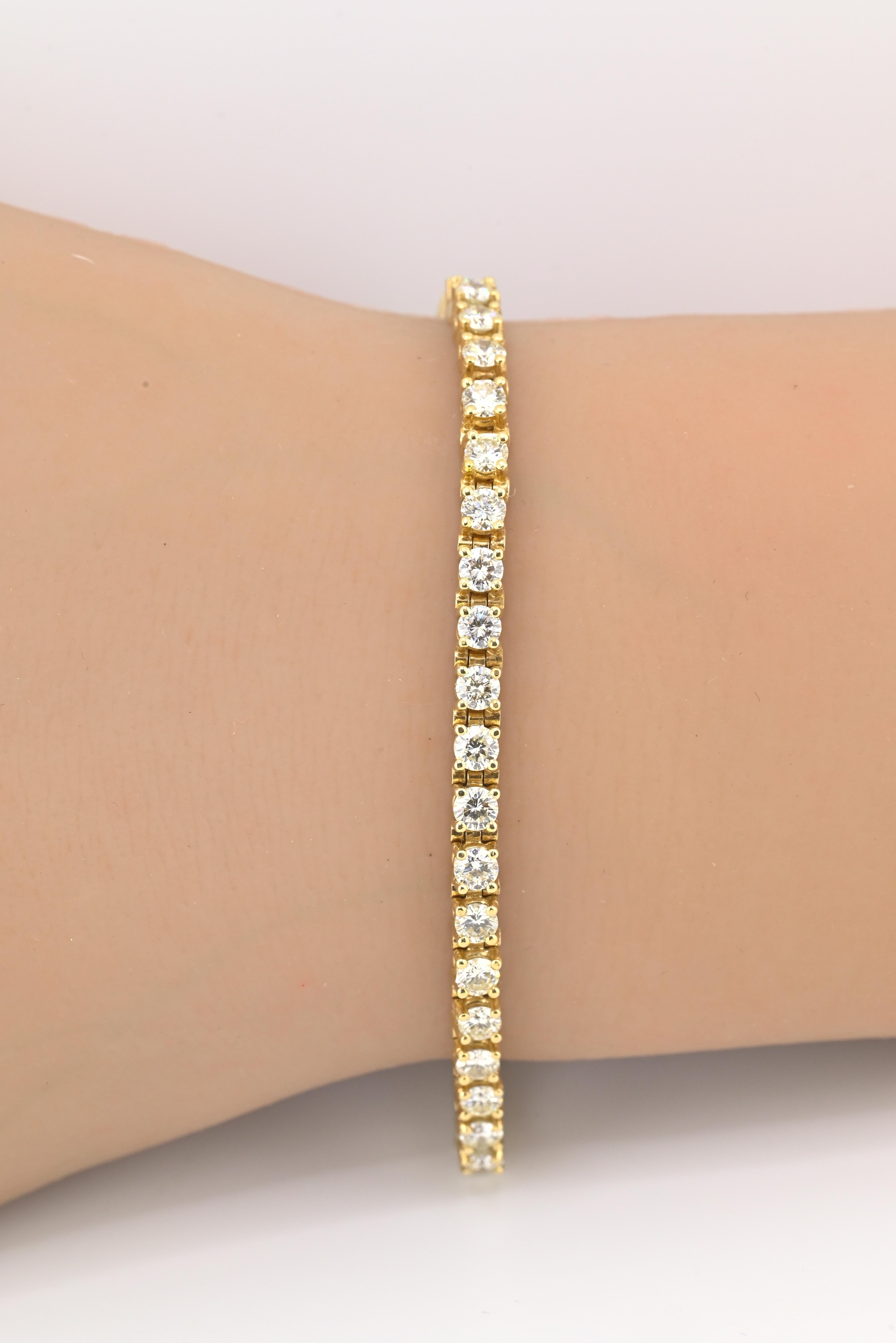 Women's or Men's 14K Yellow Gold Diamond Tennis Bracelet Approx 5 Carats Natural Diamonds For Sale