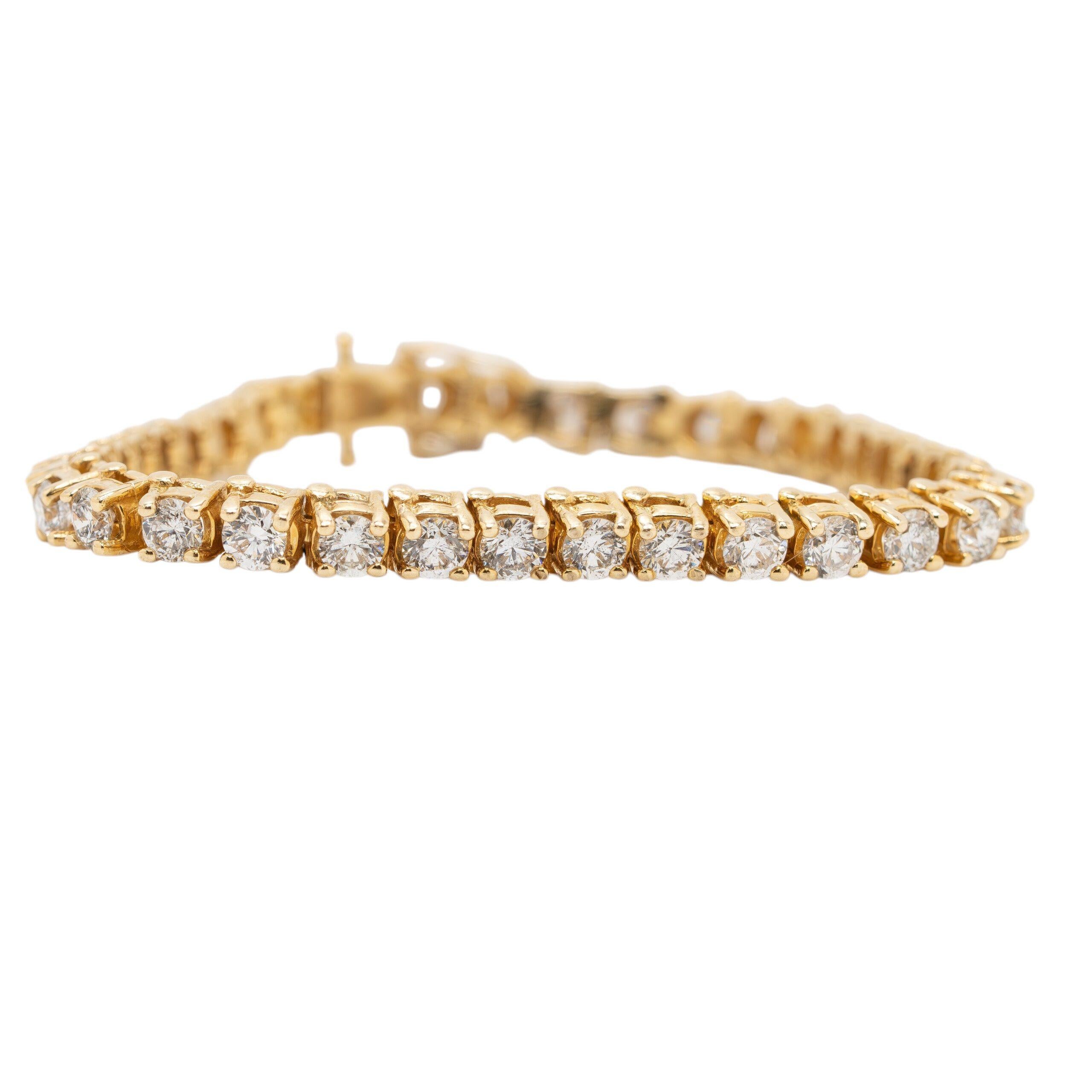 Ce bracelet de tennis exquis en or jaune 14k met en valeur environ 6,46 carats de diamants naturels éblouissants. Les diamants, de couleur G-H et de pureté SI, sont méticuleusement sertis pour garantir leur brillance et leur éclat, faisant de ce