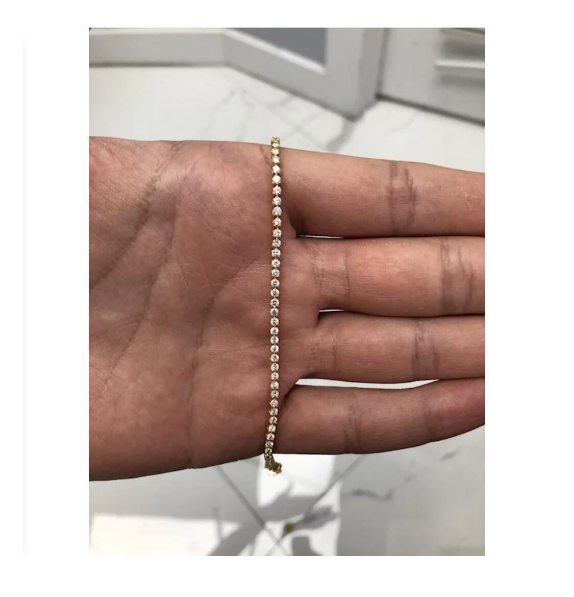 14 Karat Yellow Gold Diamond Tennis Bracelet In New Condition For Sale In New York, NY