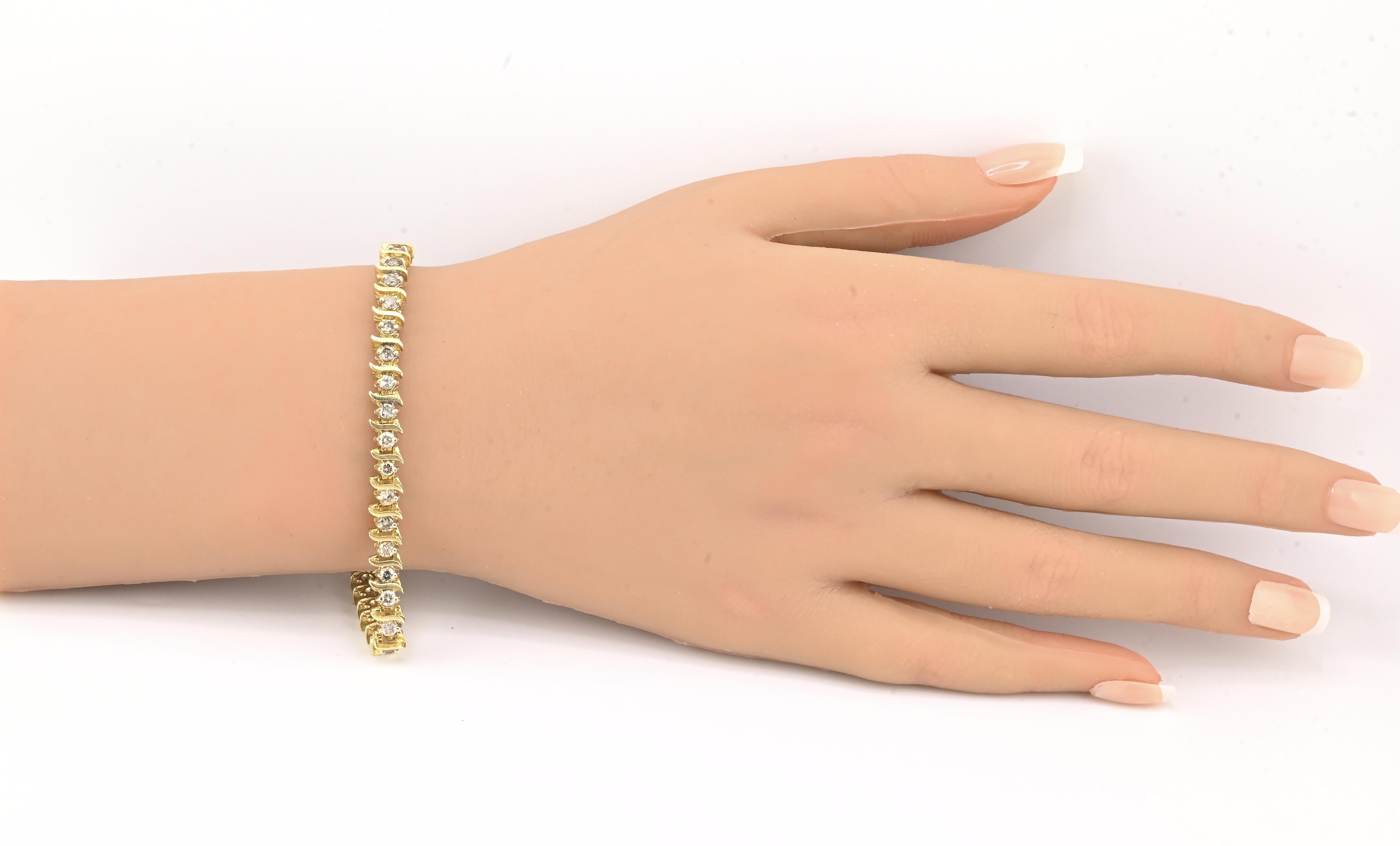 Taille ronde Bracelet de tennis en or jaune 14K avec diamants • 16.20g • ~2.65-2.80ct Diamants naturels en vente