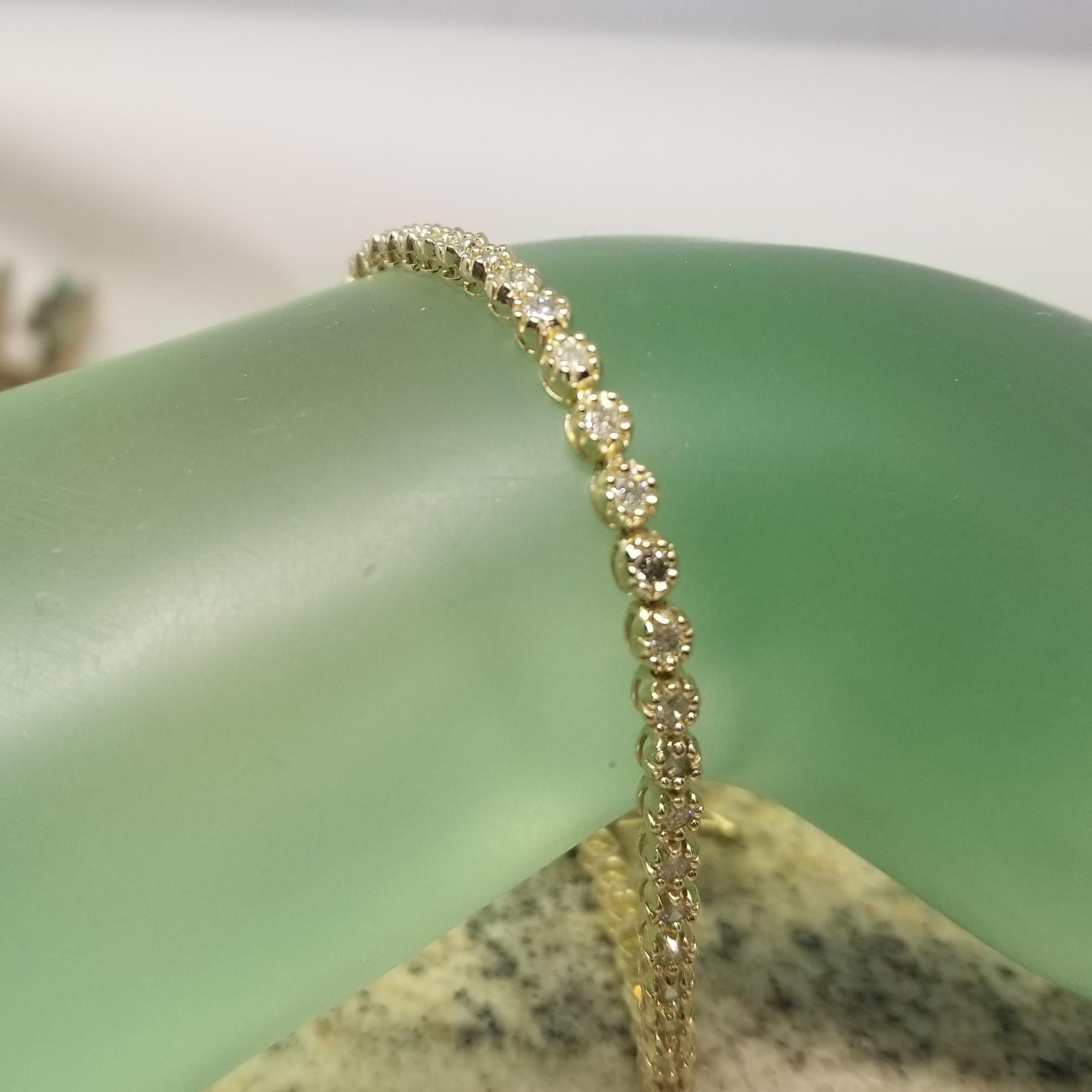 Bracelet tennis en or jaune 14 carats avec diamants sertis dans une monture en perles de 3,02 carats en vente 2