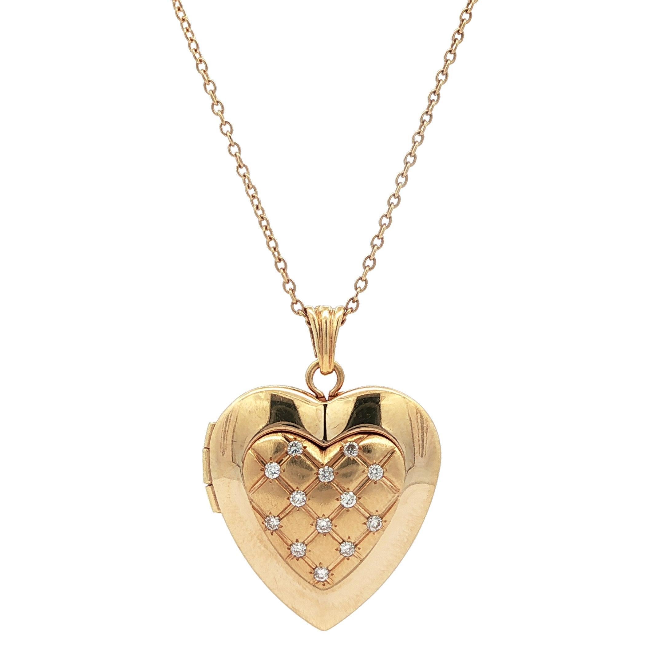 Taille brillant Pendentif en or jaune 14k avec pendentif en forme de coeur et diamants sur chaîne à maillons en câble de 18 pouces en vente