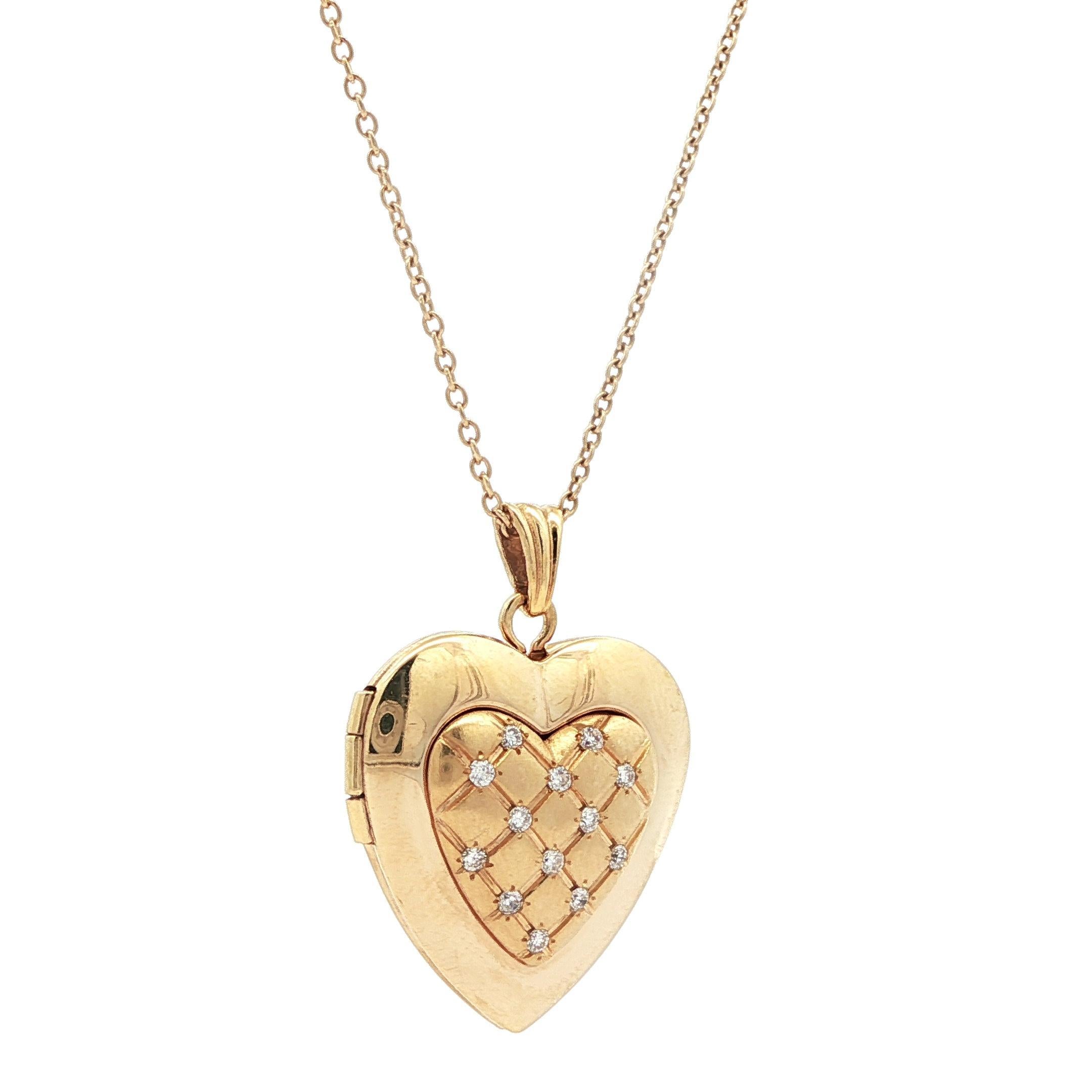 Pendentif en or jaune 14k avec pendentif en forme de coeur et diamants sur chaîne à maillons en câble de 18 pouces Bon état - En vente à Montclair, NJ