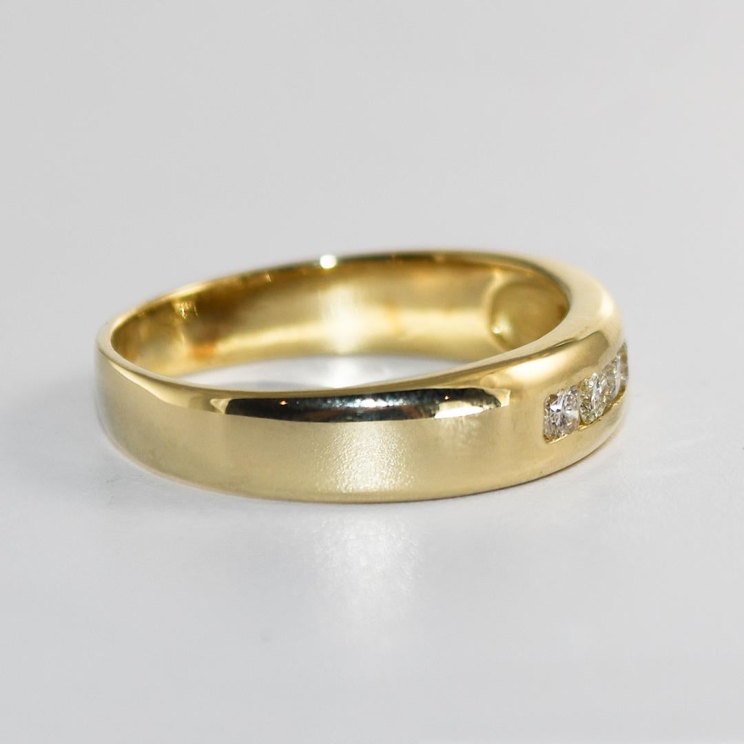 Round Cut 14K Yellow Gold Diamond Wedding Band 0.50ct For Sale