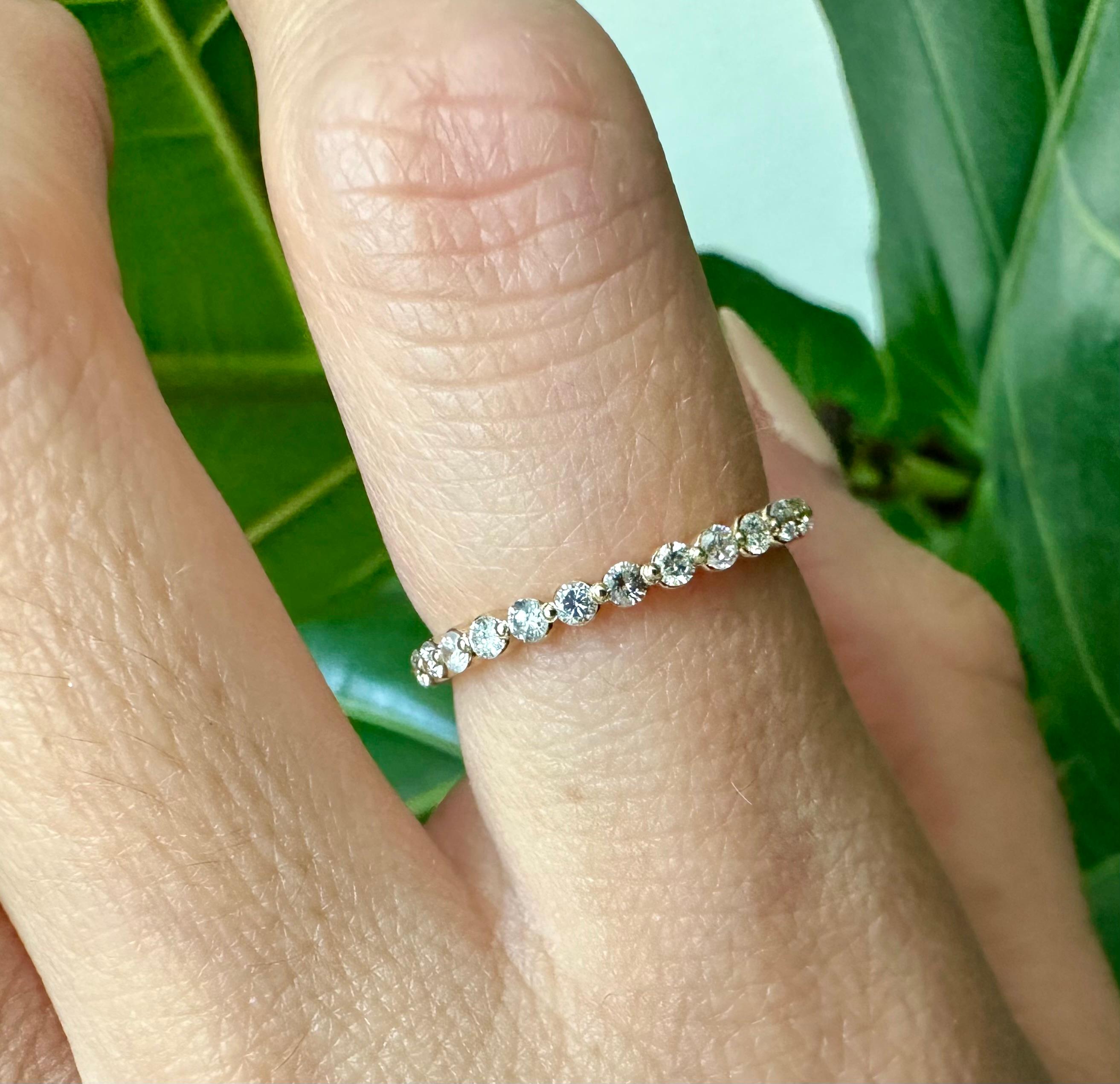 Round Cut 14k Yellow Gold Diamond Wedding Band 0.55 Carat Total For Sale