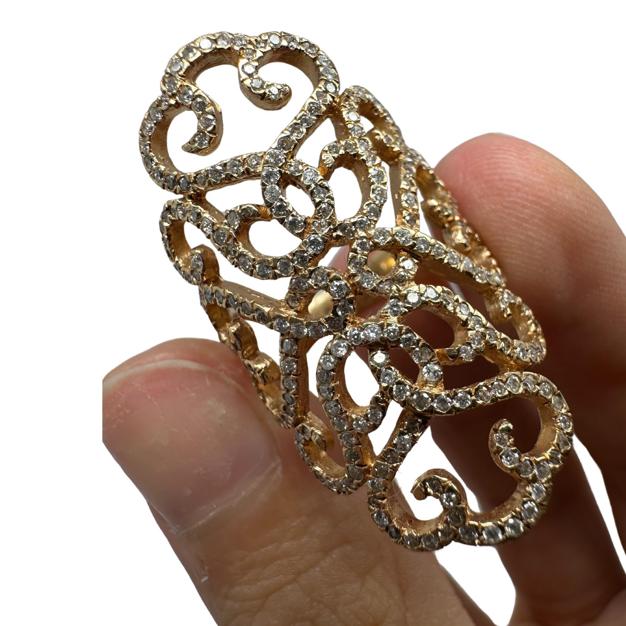 Anillo de oro amarillo de 14 quilates con banda ancha de diamantes en venta 5
