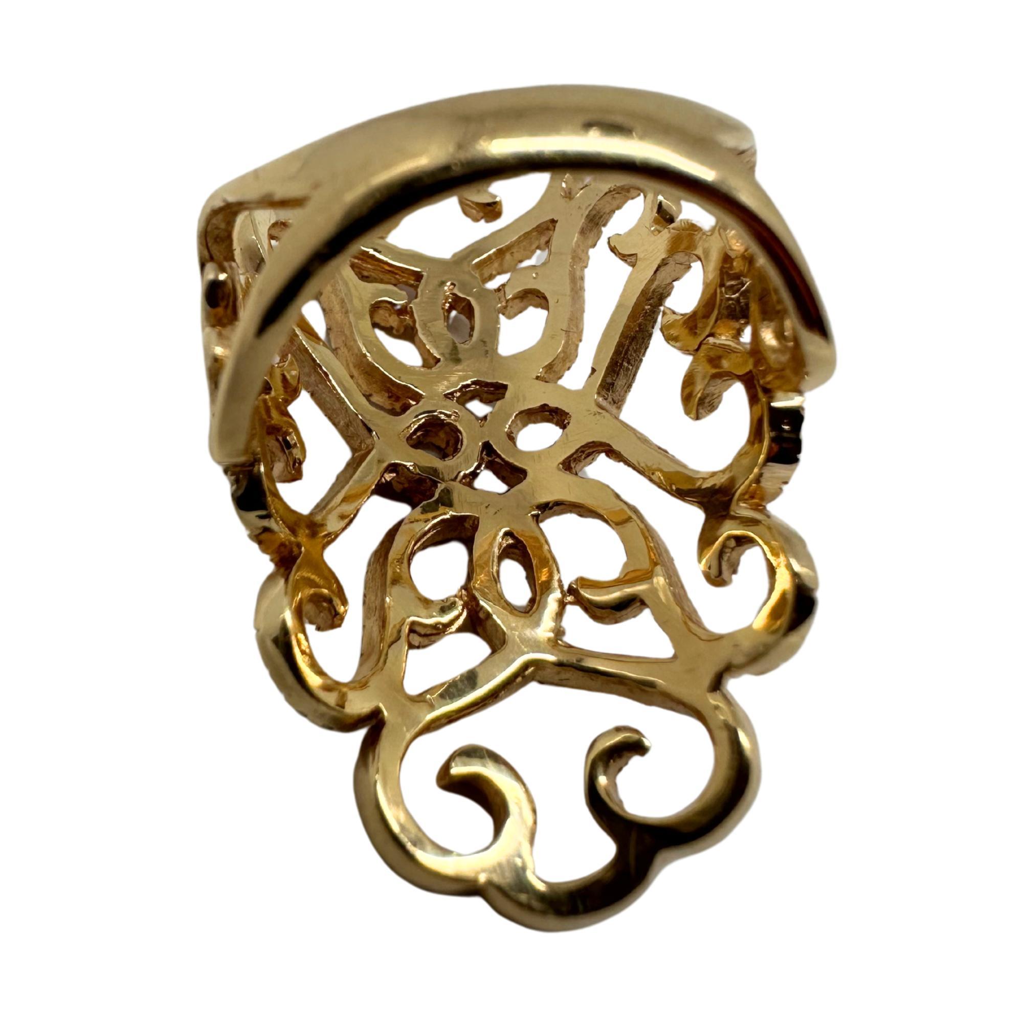 Anillo de oro amarillo de 14 quilates con banda ancha de diamantes en Bueno estado para la venta en New York, NY