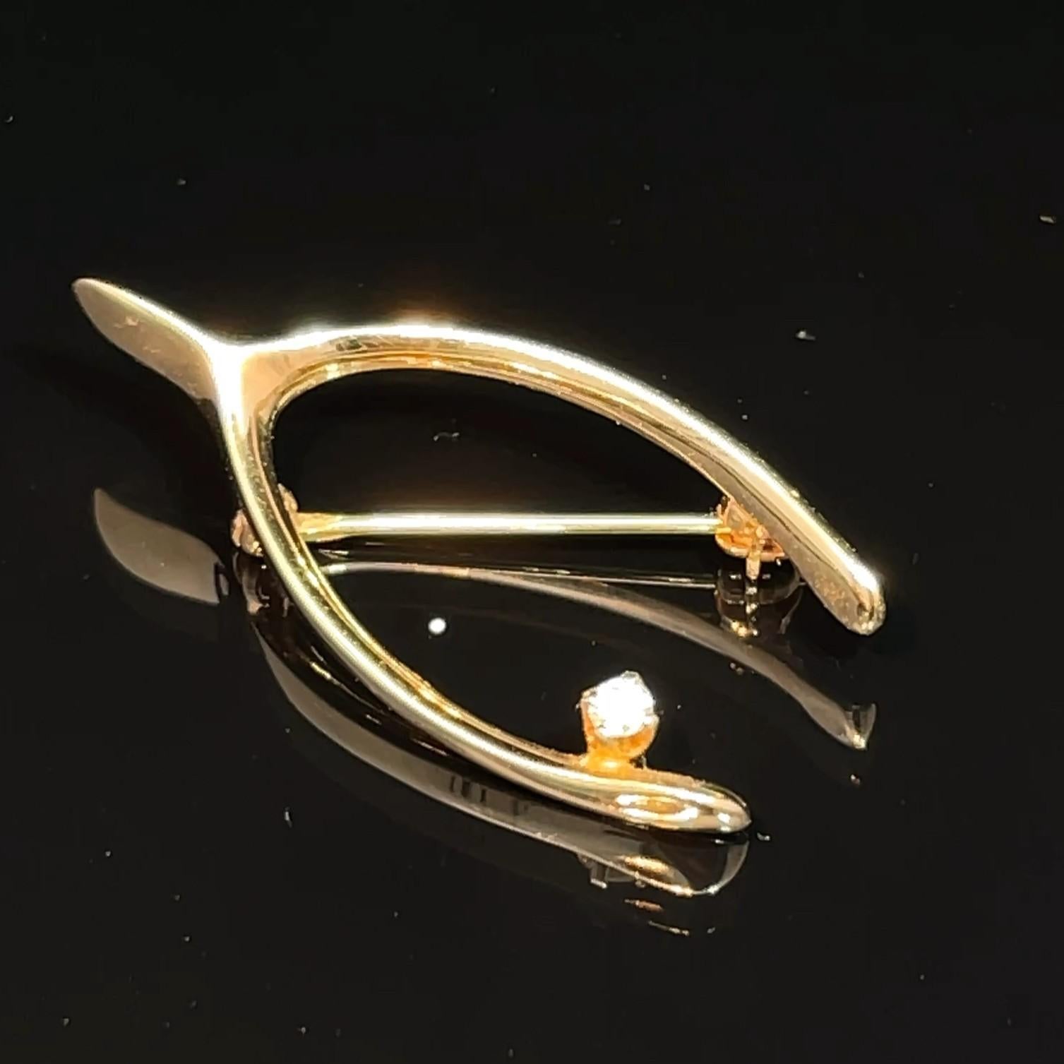 Round Cut 14k Yellow Gold Diamond Wishbone Pin For Sale