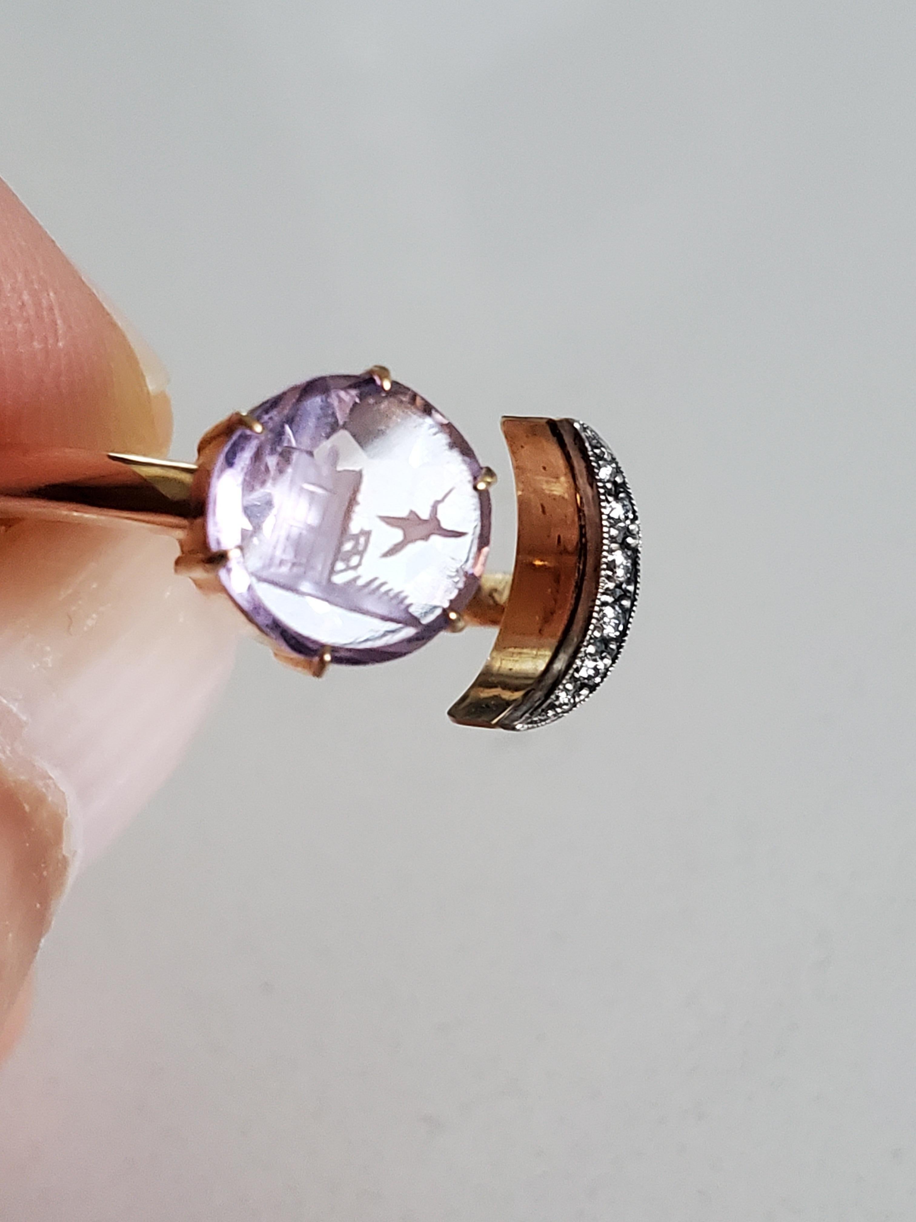 Contemporain Bague en or jaune 14K, diamants et améthyste, sceau de lune en intaille ancienne en vente