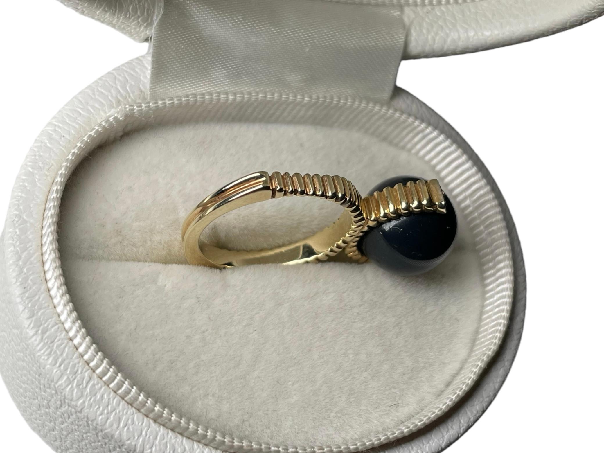 14K Yellow Gold Diamonds And Black Stone Ring For Sale 11