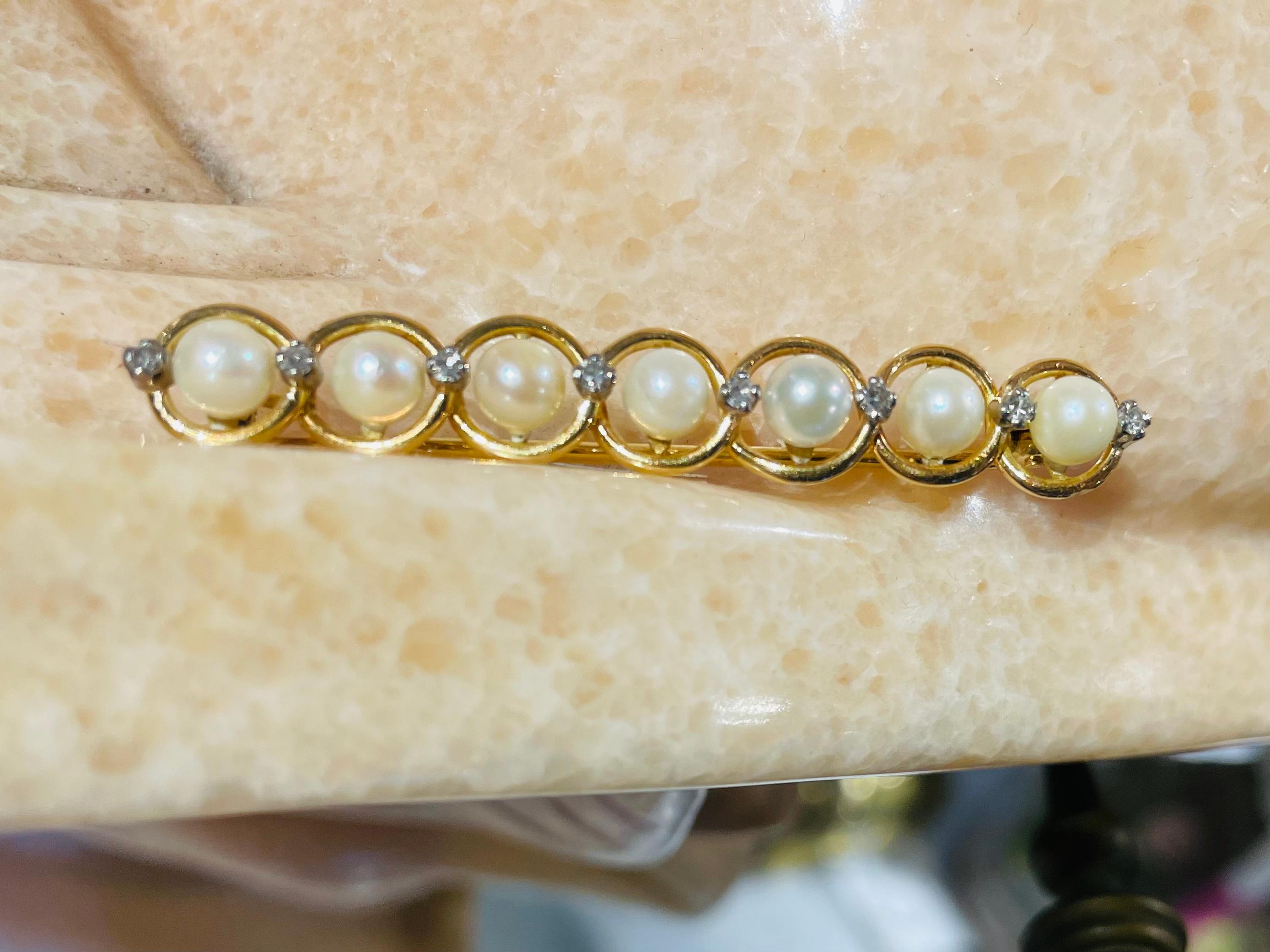 Contemporary 14k Yellow Gold Diamonds and Pearls Bar Brooch For Sale