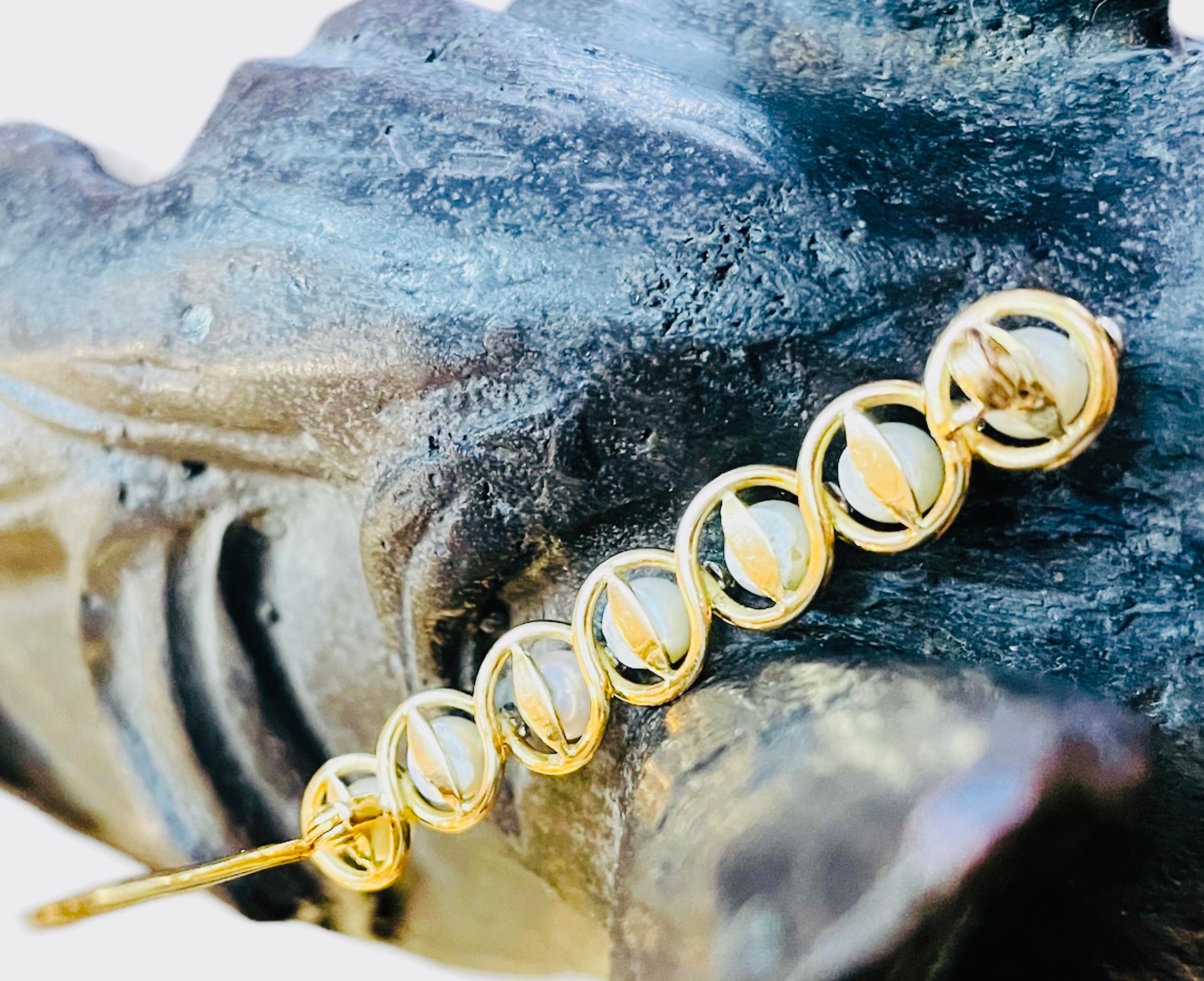 Taille simple Broche à barre en or jaune 14 carats avec diamants et perles en vente