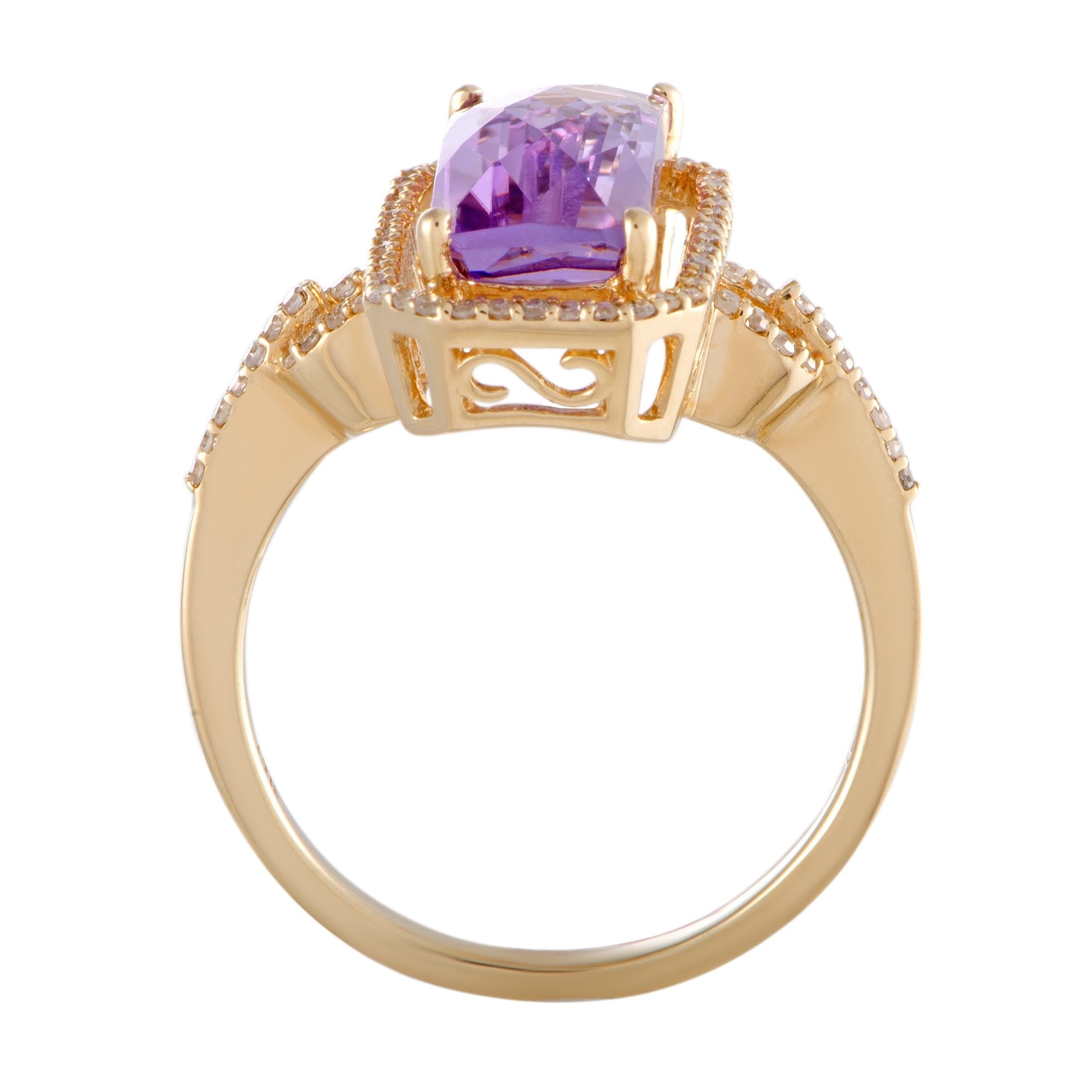 Classy refinement meets timeless elegance in this splendid ring that offers an exceptionally prestigious appearance with its stylish design and luxurious décor. The ring is expertly made of radiant 14K yellow gold and it weighs 4.3 grams. The
