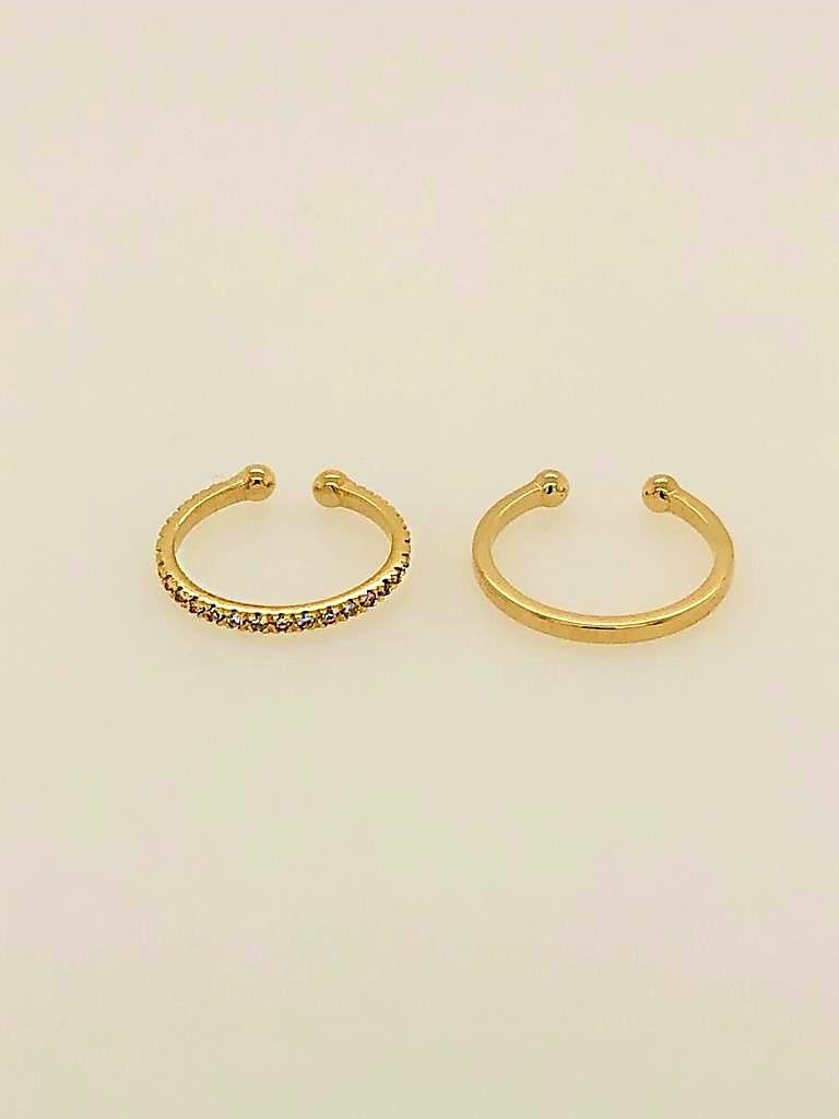 Our Faux Cartilage Hoop earring set are worn without a piercing. 
The set includes two 14K yellow gold hoop earrings; 
 14K yellow gold &
 14K yellow gold earring set with 28 round cut  diamonds 0.09 total carat weight.
Both earrings weight 0.84