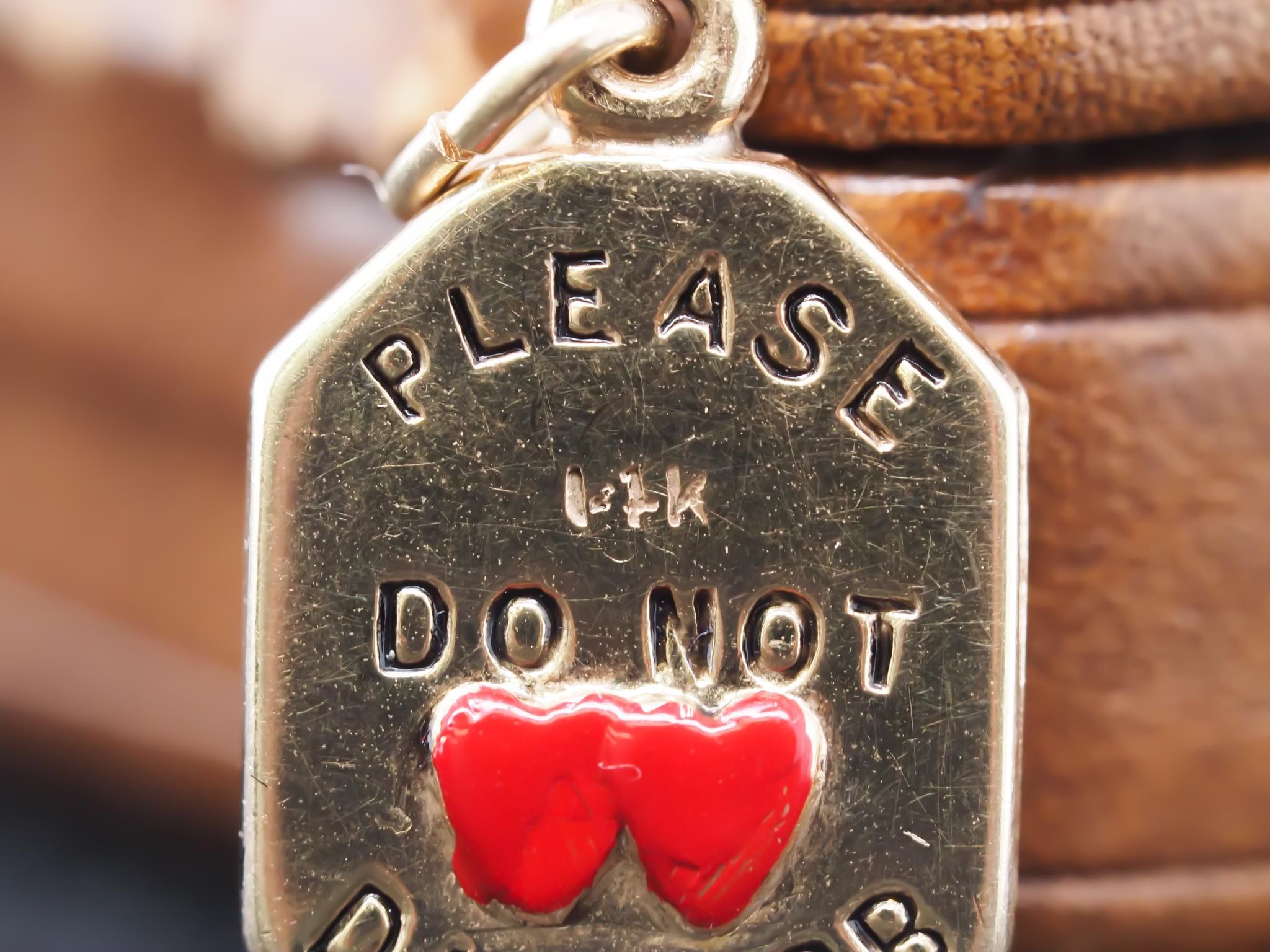 14K Gelbgold DO NOT DISTURB Charm-Anhänger 1
