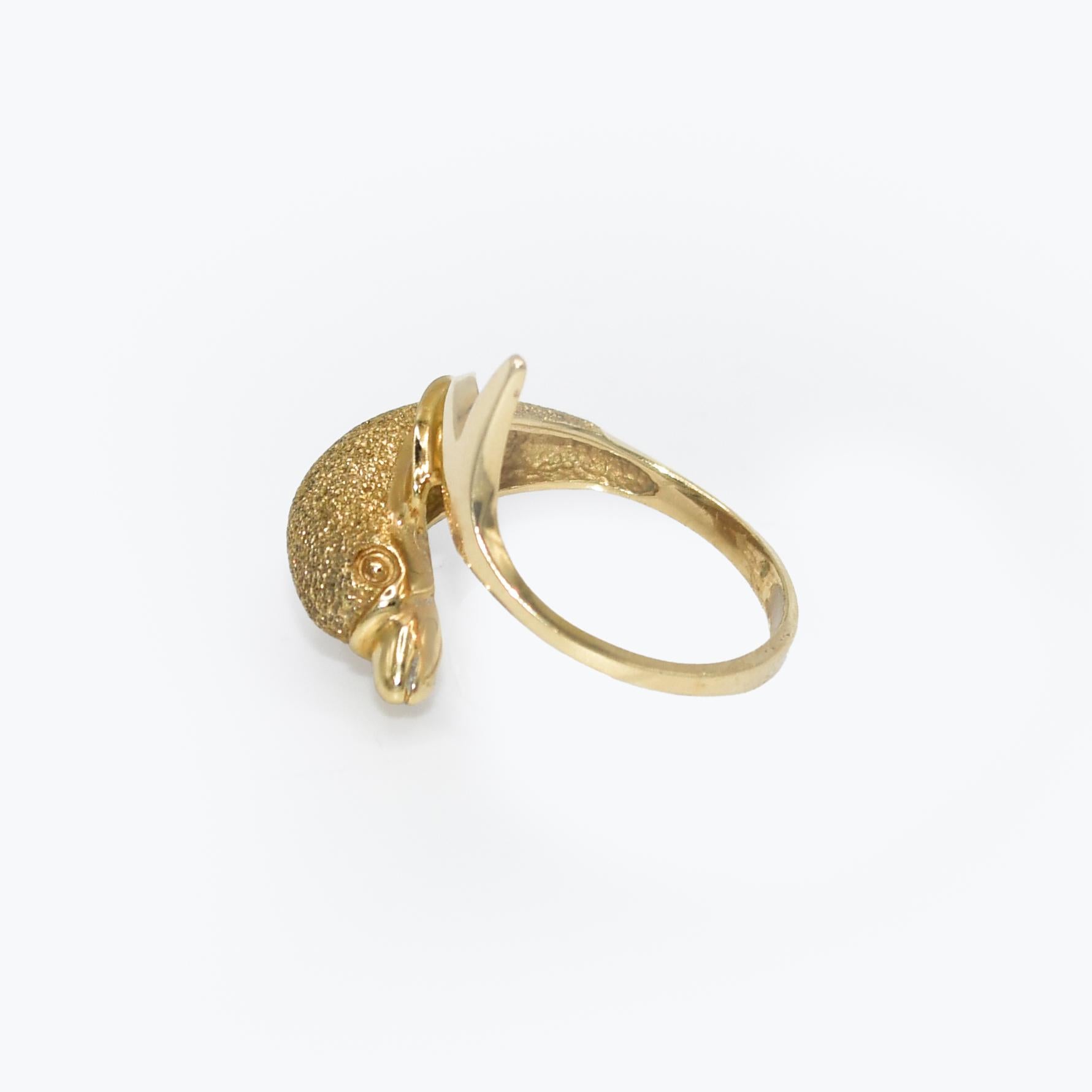 14k Yellow Gold Dolphin Ring 3.8g For Sale 2