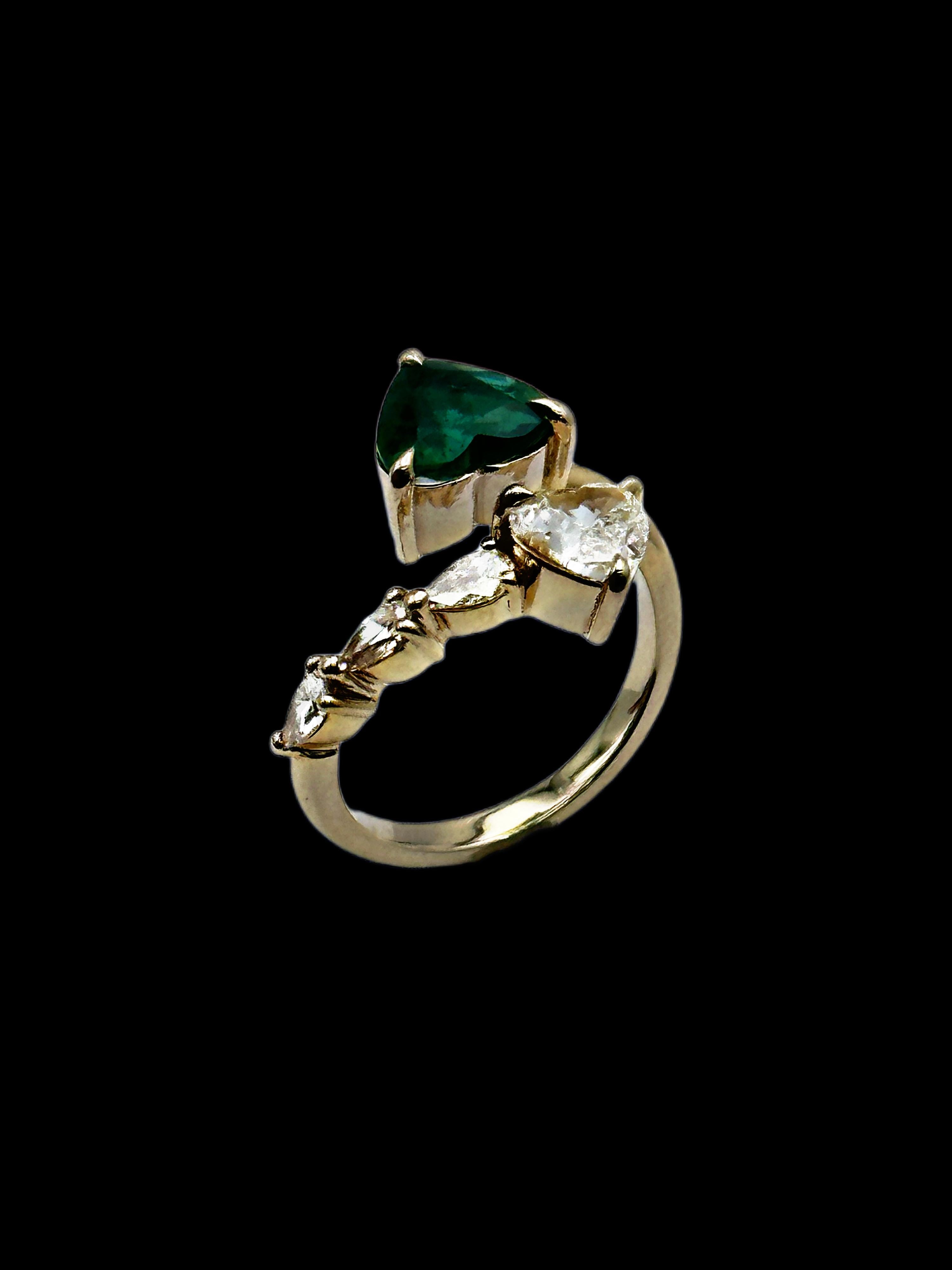 For Sale:  14K Yellow Gold Double Heart Emerald and Diamond Ring 2