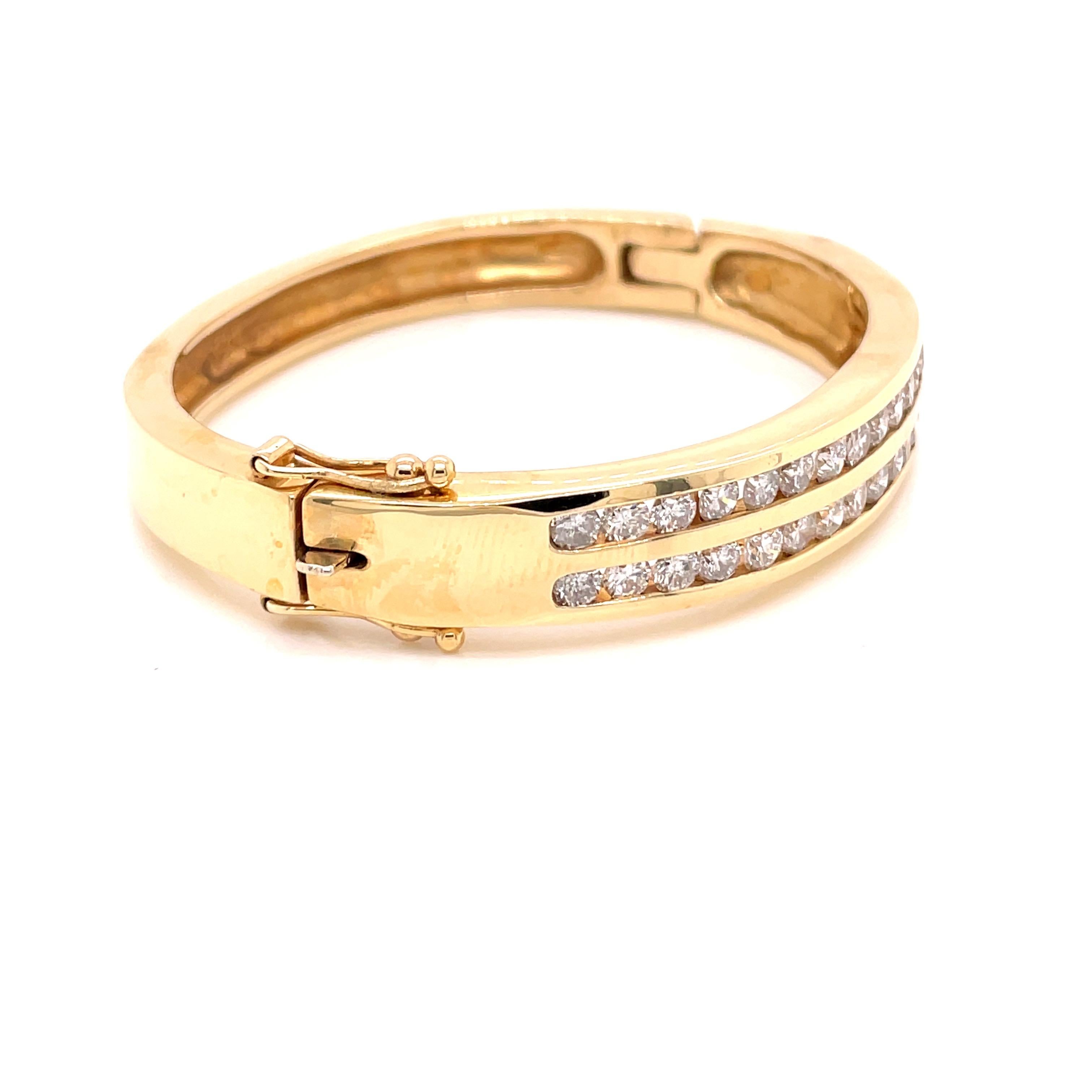 Contemporary 14K Yellow Gold Double Wide Channel Diamond Bangle Bracelet 4.25ct For Sale