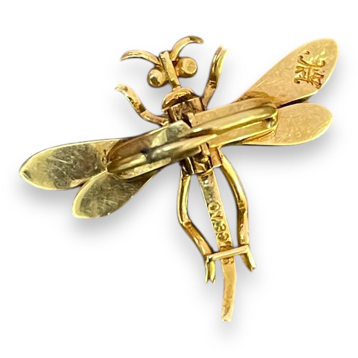 14K Yellow Gold Dragonfly Brooch In Excellent Condition For Sale In New York, NY