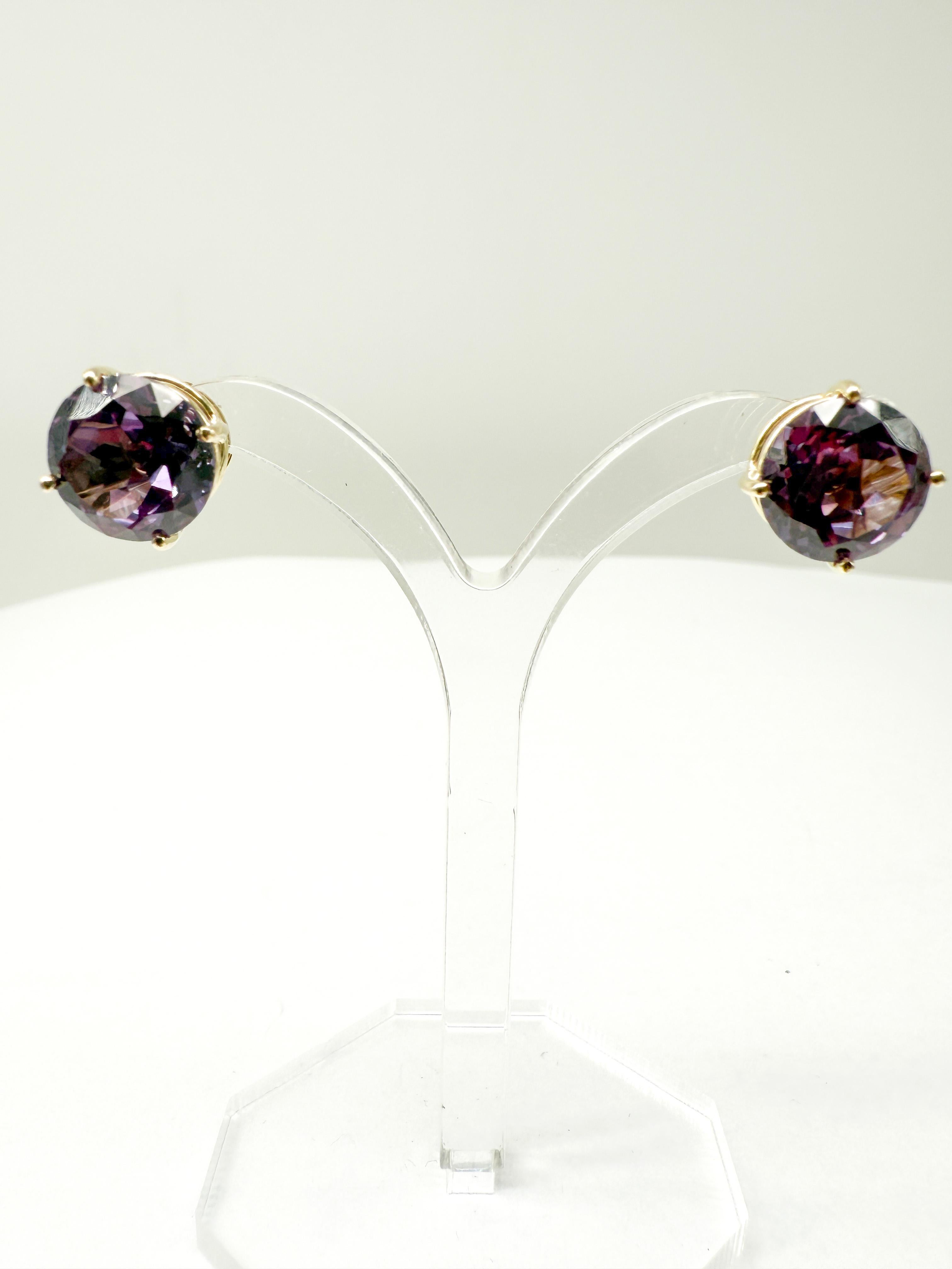 Modern 14K Yellow Gold Earrings with Alexandrite