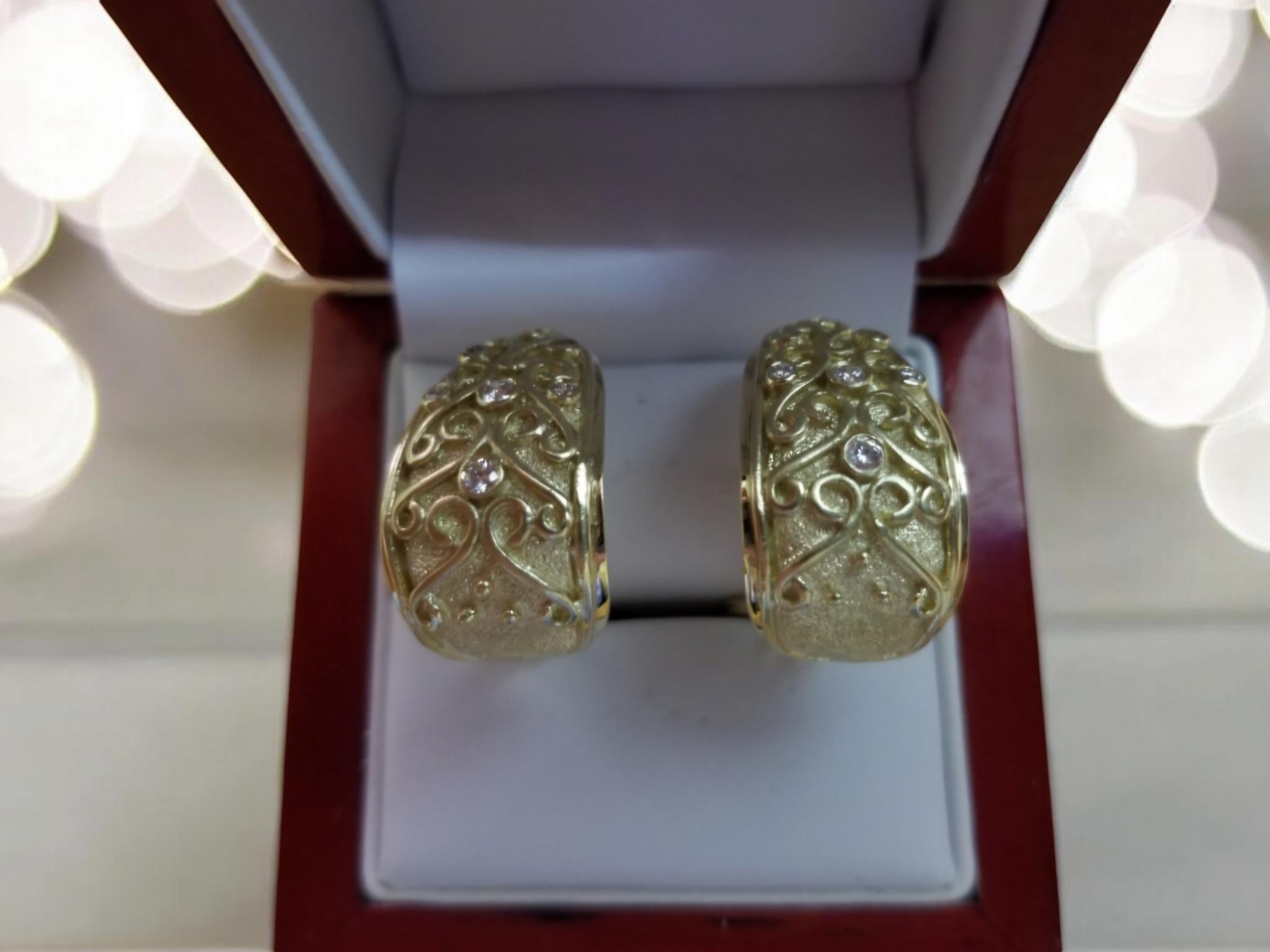 14K Yellow Gold Earrings with Hearts and Arrows Diamonds New For Sale 14