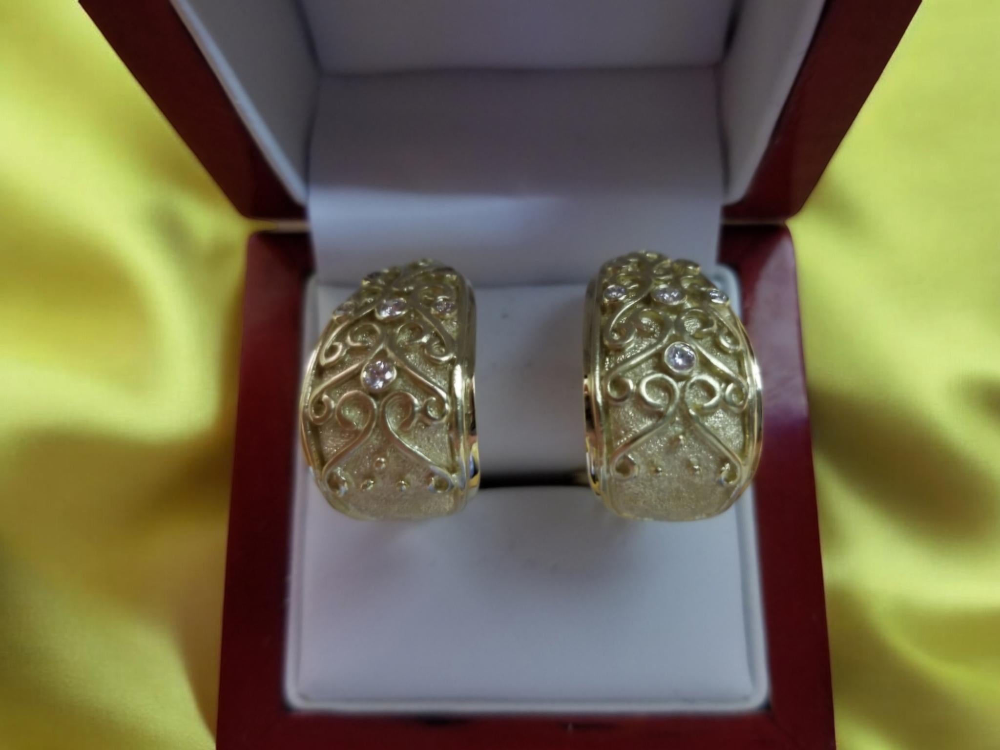 Round Cut 14K Yellow Gold Earrings with Hearts and Arrows Diamonds New For Sale