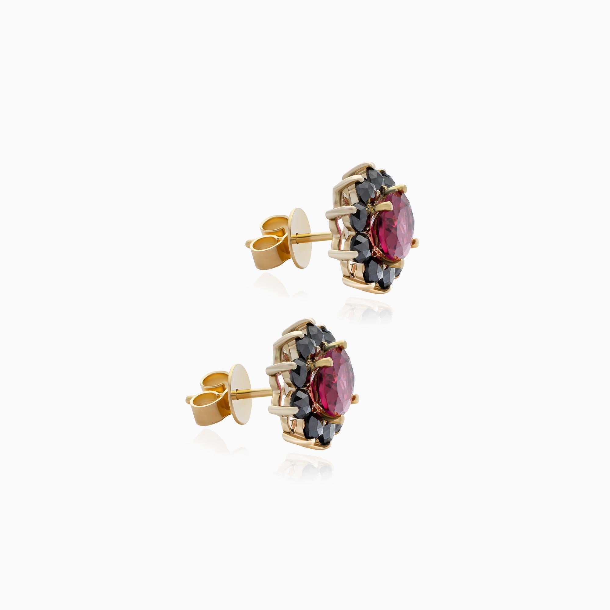 Taille brillant Boucles d'oreilles en or jaune 14k avec tourmalines roses - 3.00 ct et diamants noirs taillés en rose en vente